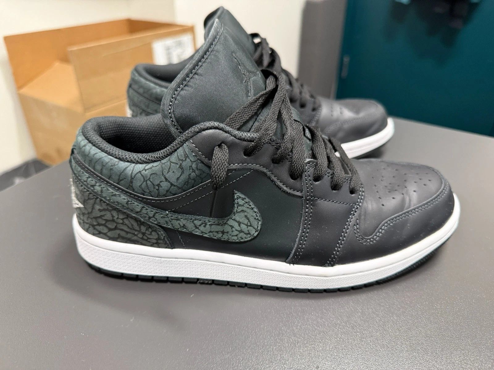 Jordan Brand Air Jordan 1 SE Low - Black Elephant Size US 8.5 / EU 41-42 - 1 Thumbnail