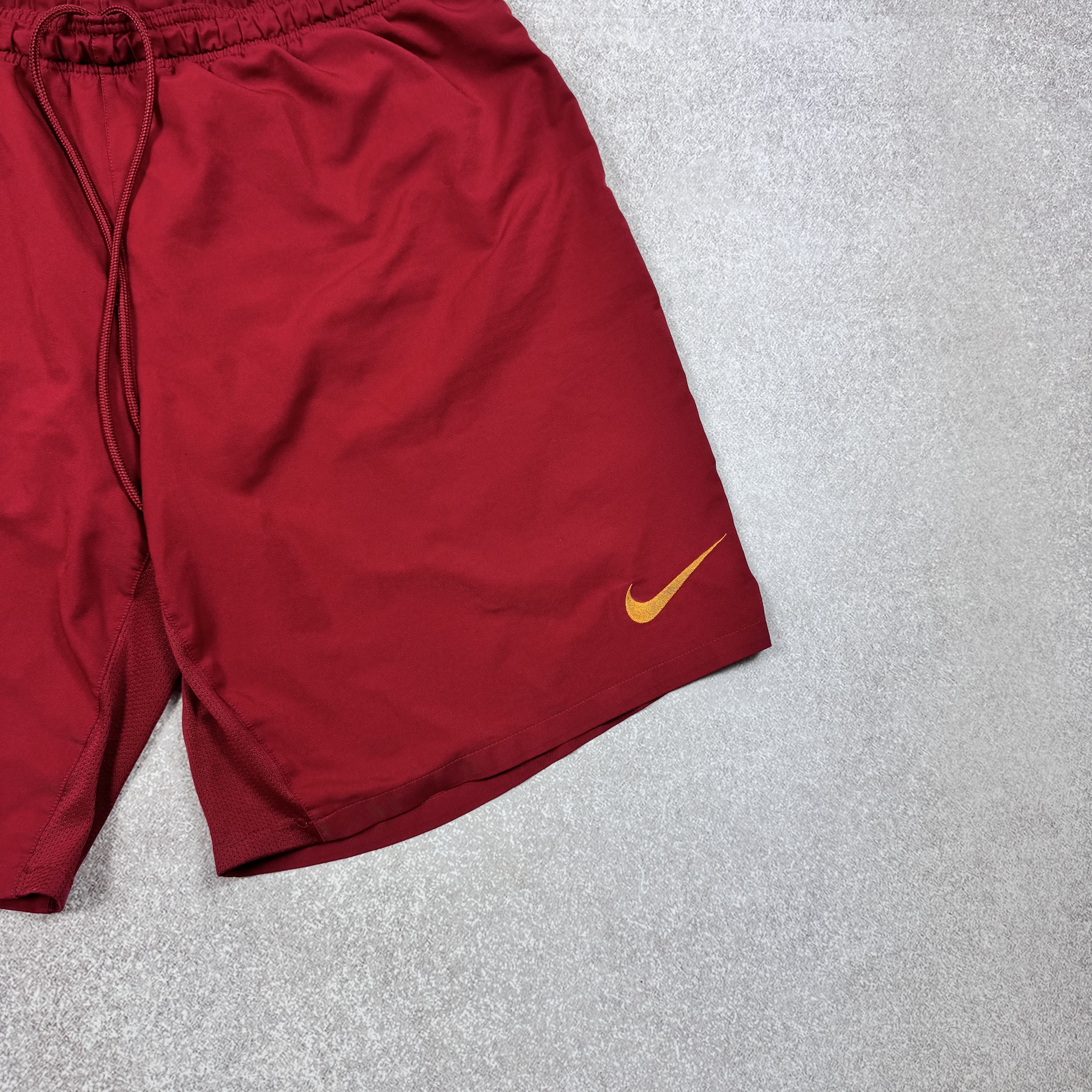 Nike Nike 2014 Galatasaray Dri-Fit Shorts Size L-XL Size US 36 / EU 52 - 4 Thumbnail