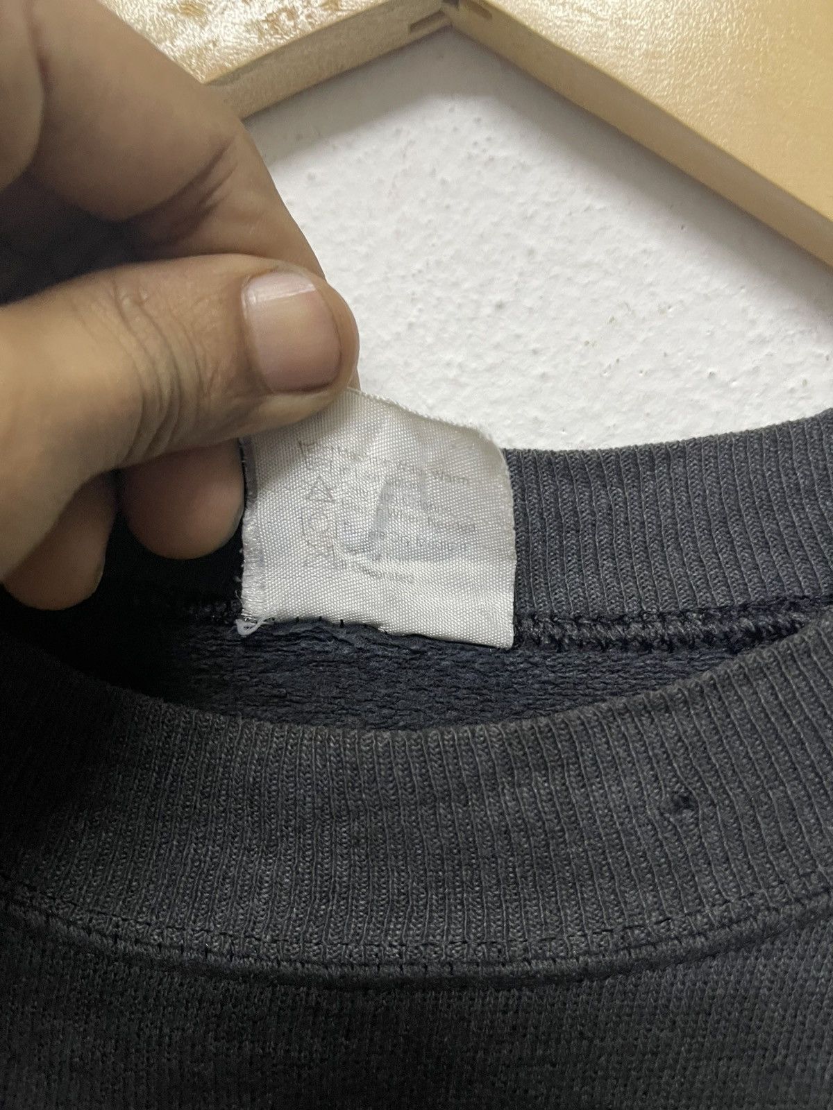 Champion × Vintage 80s -90s CHAMPION DISTRESSED SWEATSHIRT HANES TAG Size US L / EU 52-54 / 3 - 9 Thumbnail