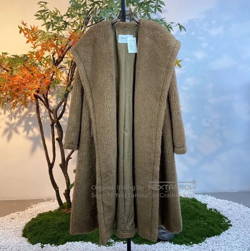 MaxMara Camel Color Women's Coat .