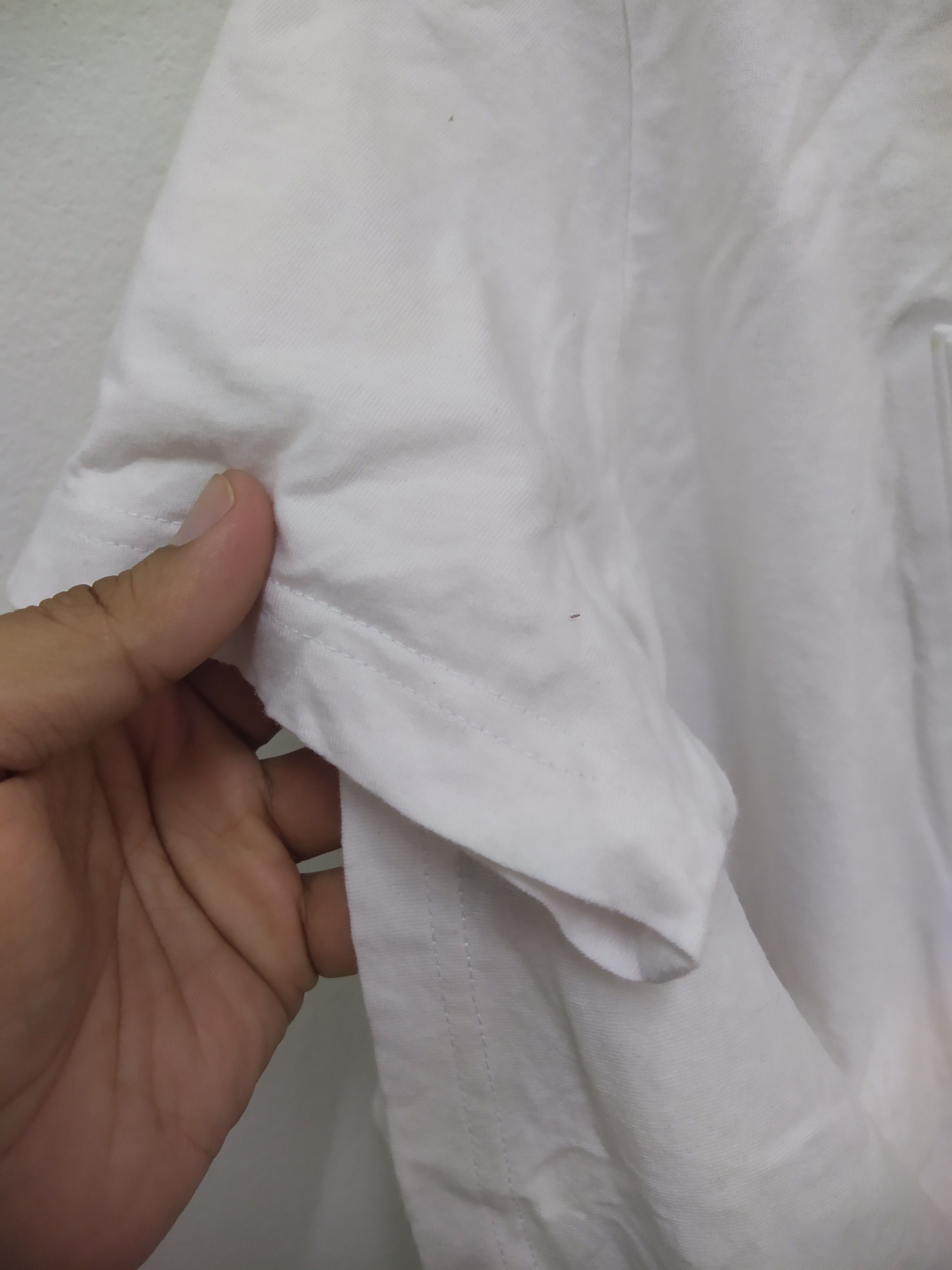 Guess Guess spell out White Good condition Size US L / EU 52-54 / 3 - 3 Thumbnail