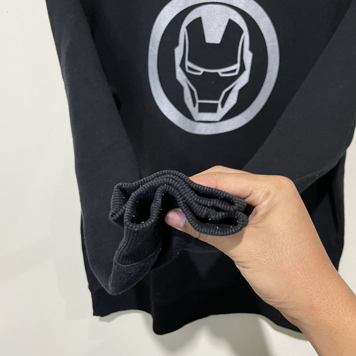 Marvel Comics Marvel Iron Man sweatshirt graphic mask logo on the chest Size US L / EU 52-54 / 3 - 6 Thumbnail