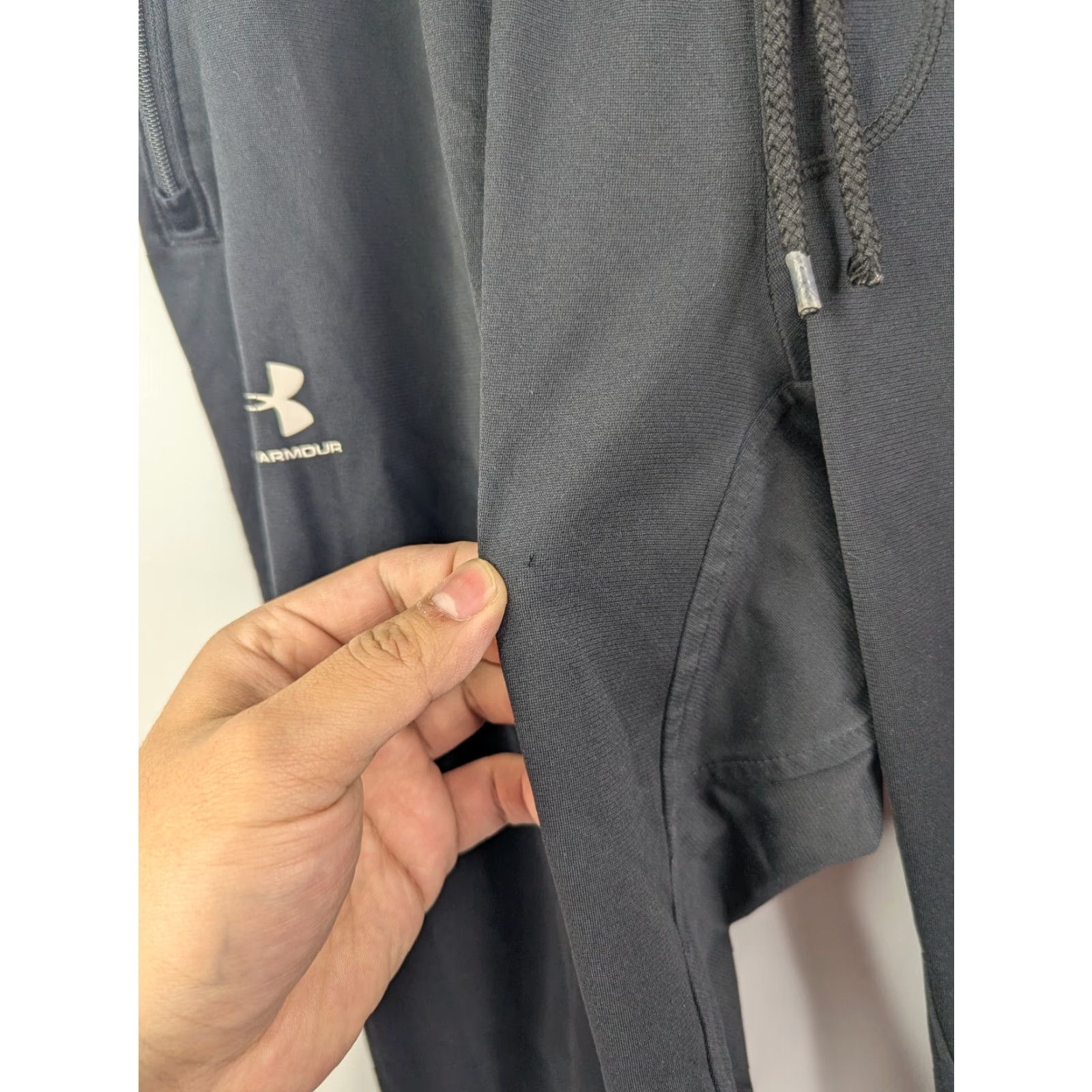 Under Armour Under Armour Joggers Pants Mens Large Black Sports Style Lounge Gym 1290261 Size US 33 - 2 Thumbnail