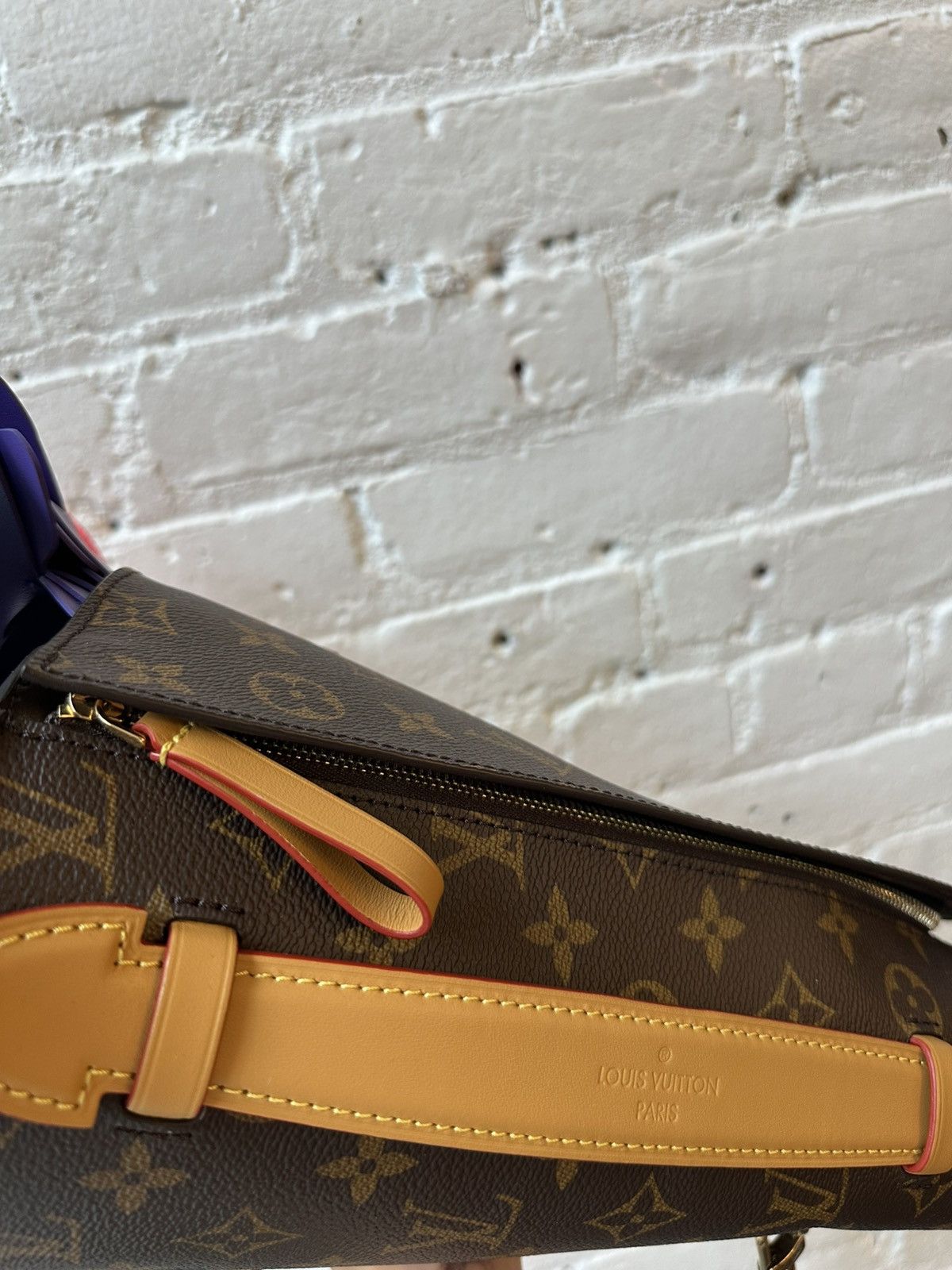 Louis Vuitton LOUIS VUITTON ALL LEATHER BOUQUT BAG Size ONE SIZE - 9 Thumbnail