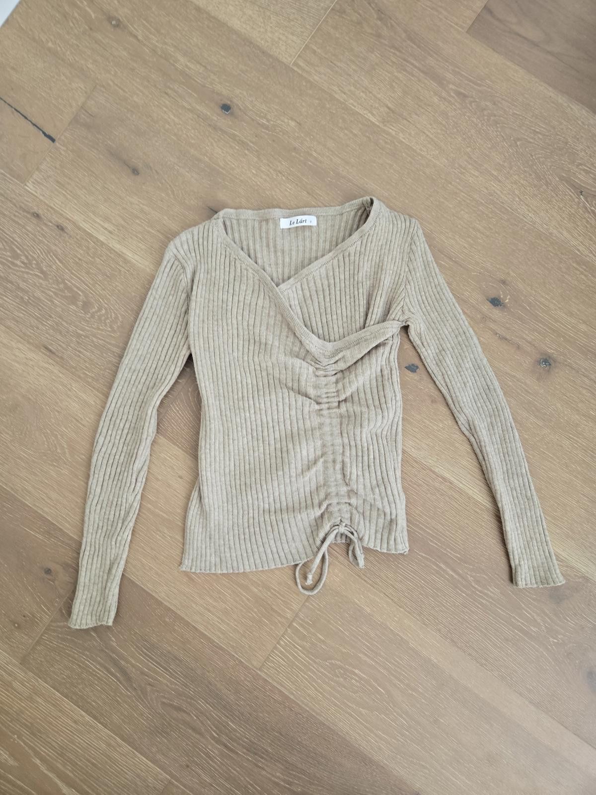 Urban Outfitters Soft Ribbed Scrunch Sweater Top Size S / US 4 / IT 40 - 1 Thumbnail