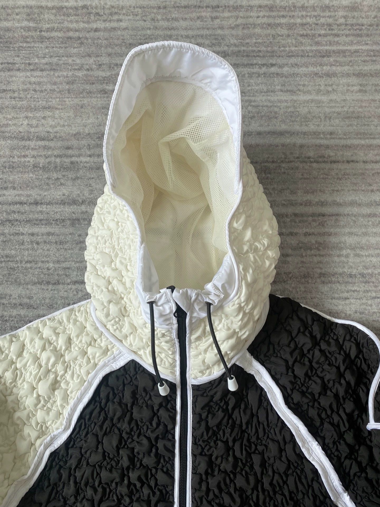 Kusikohc Kusikohc Black & White Irregular Pleated Decon Down Coat Size L / US 10 / IT 46 - 5 Thumbnail