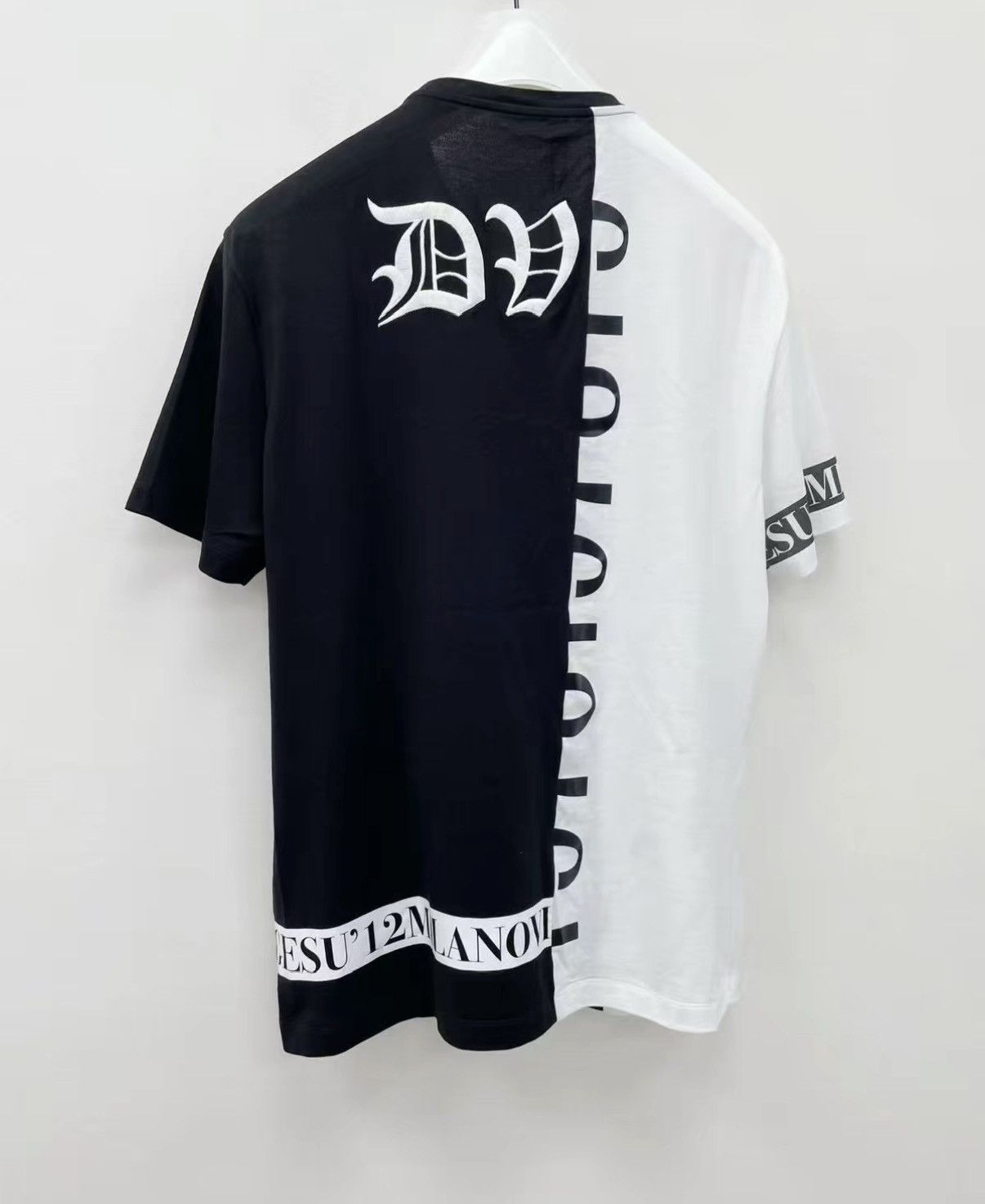 Versace VERSACE Embroidered Short Sleeve T-shirt J30 Size US L / EU 52-54 / 3 - 5 Thumbnail