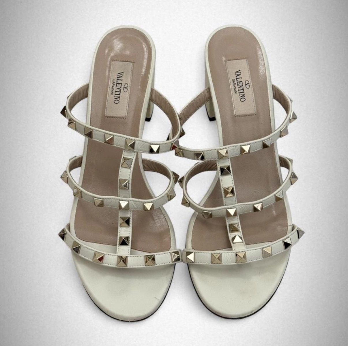 Valentino Valentino Garavani Rockstud mule sandals in beige leather Size US 9.5 / IT 39.5 - 1 Thumbnail