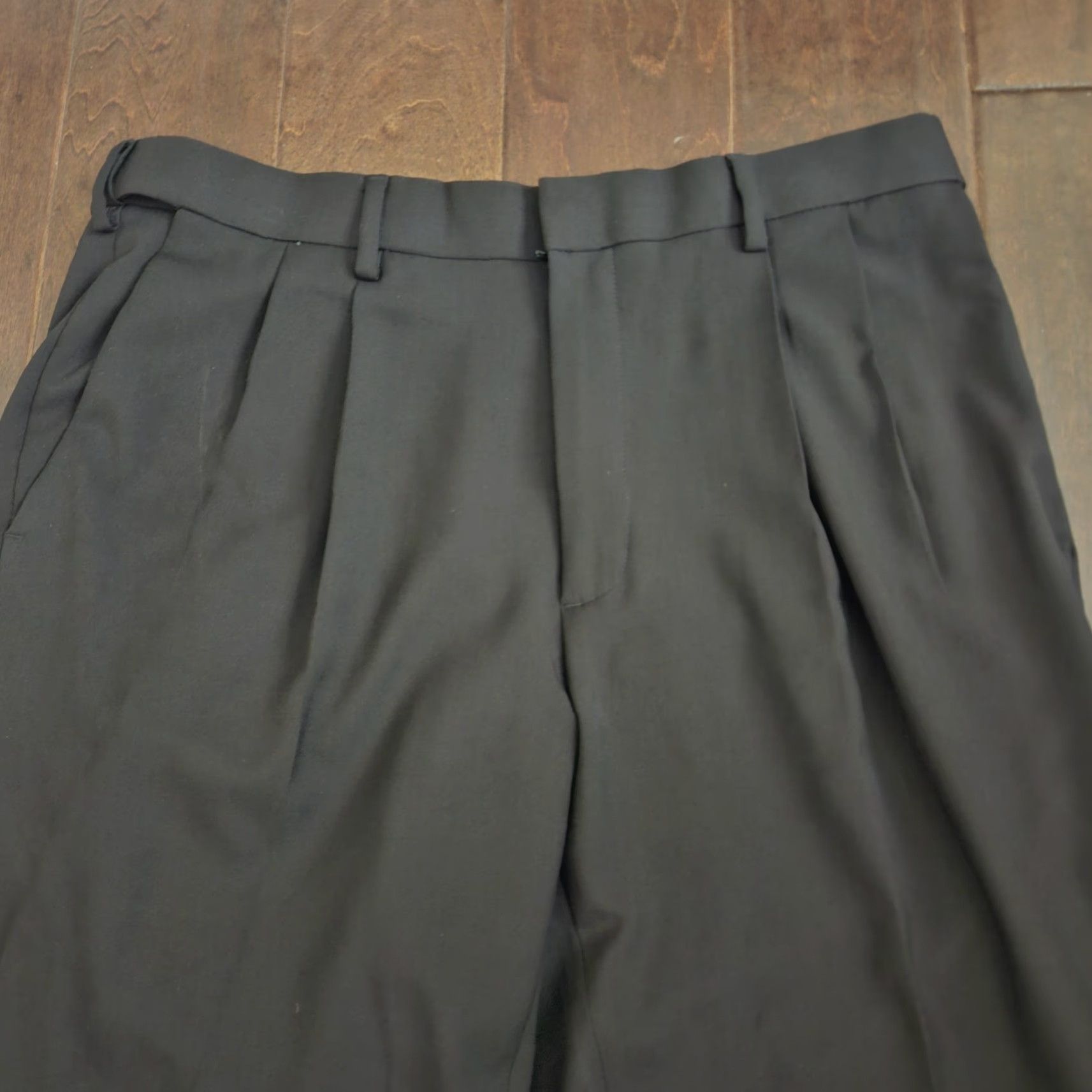 Haggar Haggar Premium Comfort Dress Pants Mens 32x29 Black Pleated Classic Fit Pants Regular 5-Pocket Solid Dress Pants Mens Size US 32 / EU 48 - 5 Thumbnail