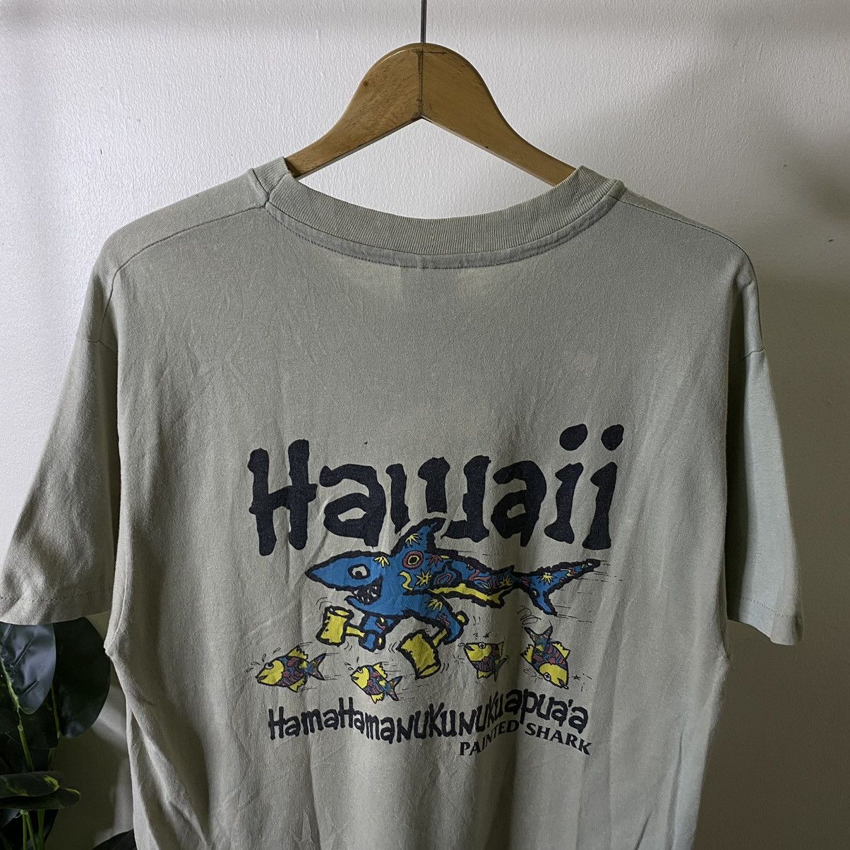 Vintage Vintage 1990s Hawaii Painted Shark Tee Size US M / EU 48-50 / 2 - 2 Thumbnail