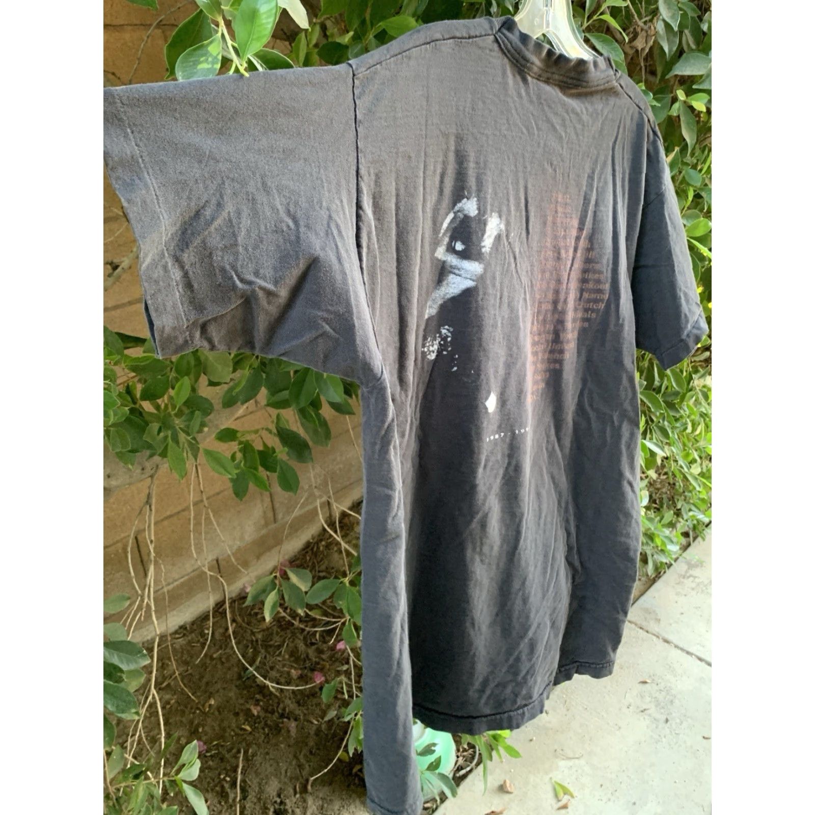 Fruit Of The Loom VINTAGE New Red Archives 1990s Band T Shirt XL Black Cotton Short Sleeve Unisex Adults Fatigue/Distressed Hole-Peaked Graphic Tee Size US XL / EU 56 / 4 - 6 Thumbnail