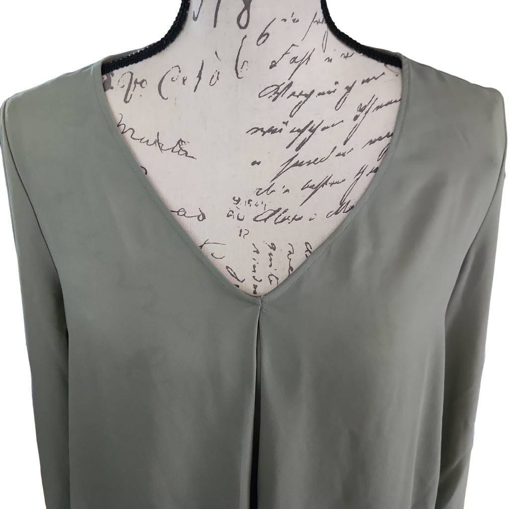 Forever 21 Forever 21 Women's Size Medium Sage Green Long Sleeve Pleat Size M / US 6-8 / IT 42-44 - 2 Thumbnail