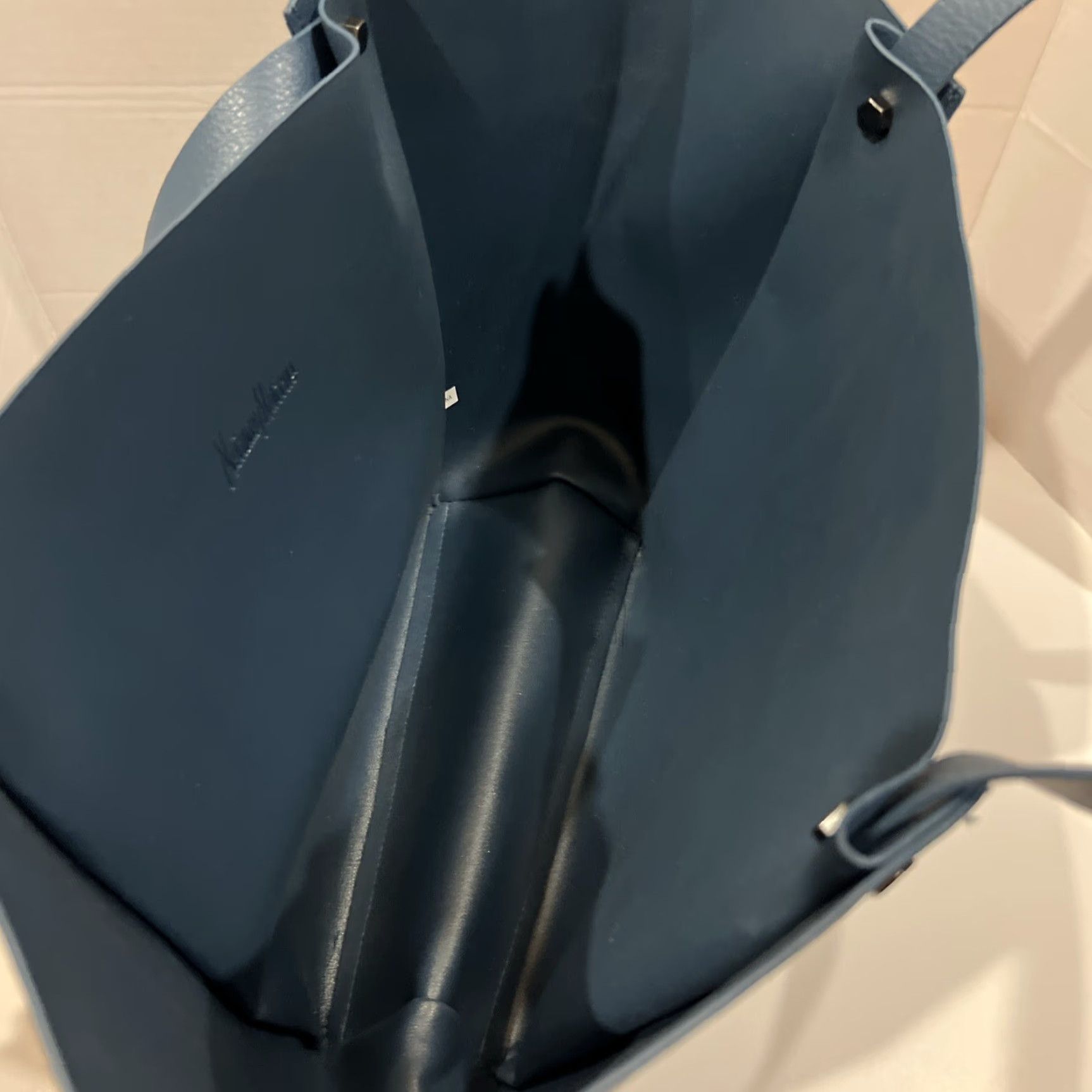 Neiman Marcus VINTAGE Neiman Marcus Dusty Blue Faux Leather Tote Bag Shopper Tote Medium Blue Leather Womens Size ONE SIZE - 4 Thumbnail