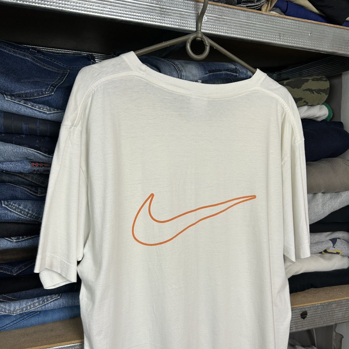 Nike Vintage Nike Big Swoosh 90’s Streetwear y2k tee size L Size US L / EU 52-54 / 3 - 13 Thumbnail
