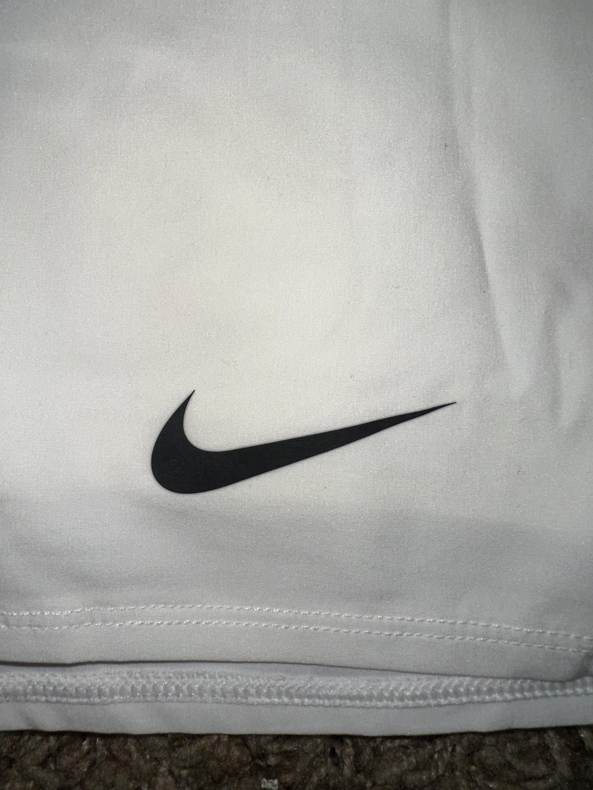 Nike Nike Women's Flex Pure White Short Size 26" / US 2 / IT 38 - 4 Thumbnail