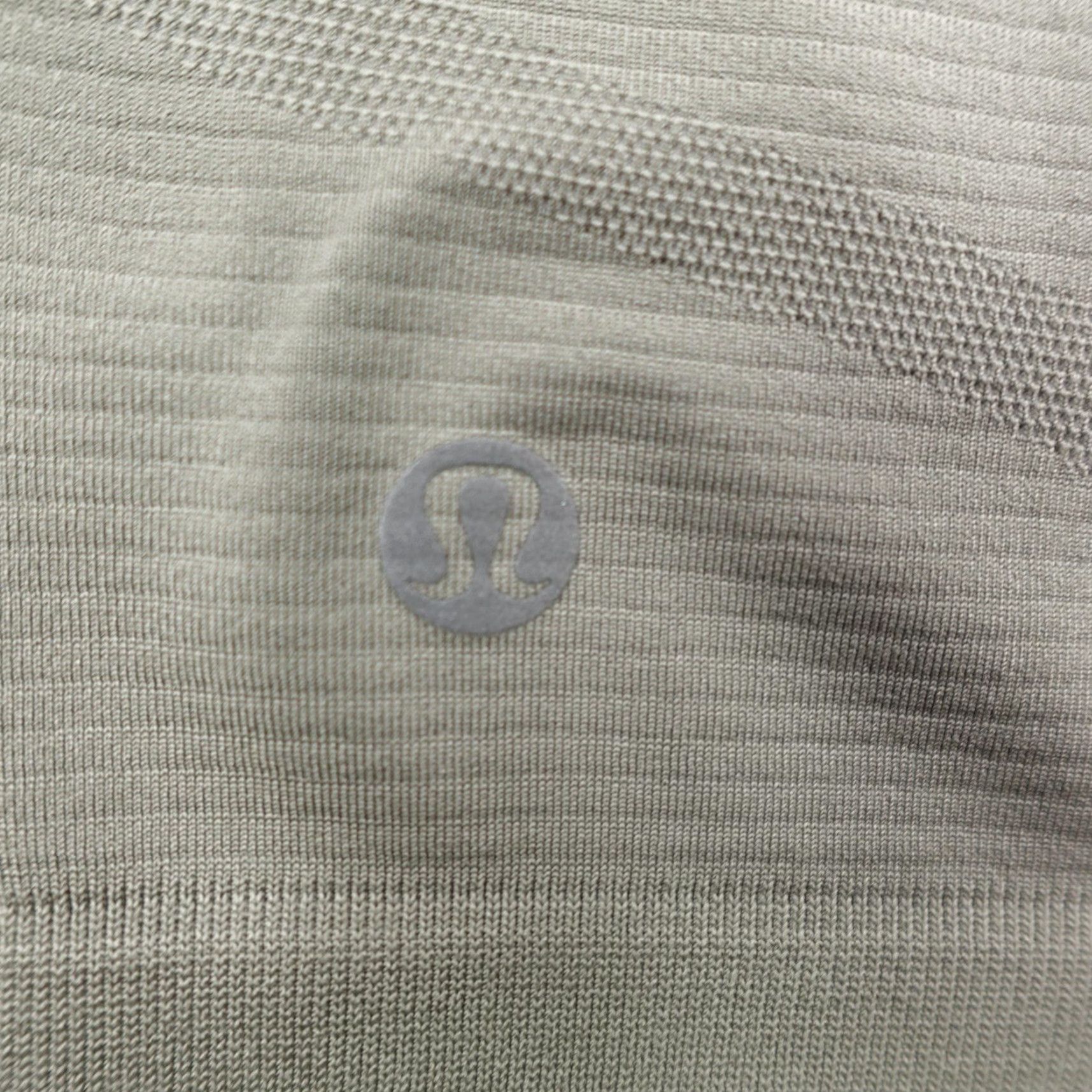 Lululemon Lululemon Shirt Womens 8 Gull Grey Swiftly Tech Half Zip Performance Gym Size M / US 6-8 / IT 42-44 - 7 Thumbnail
