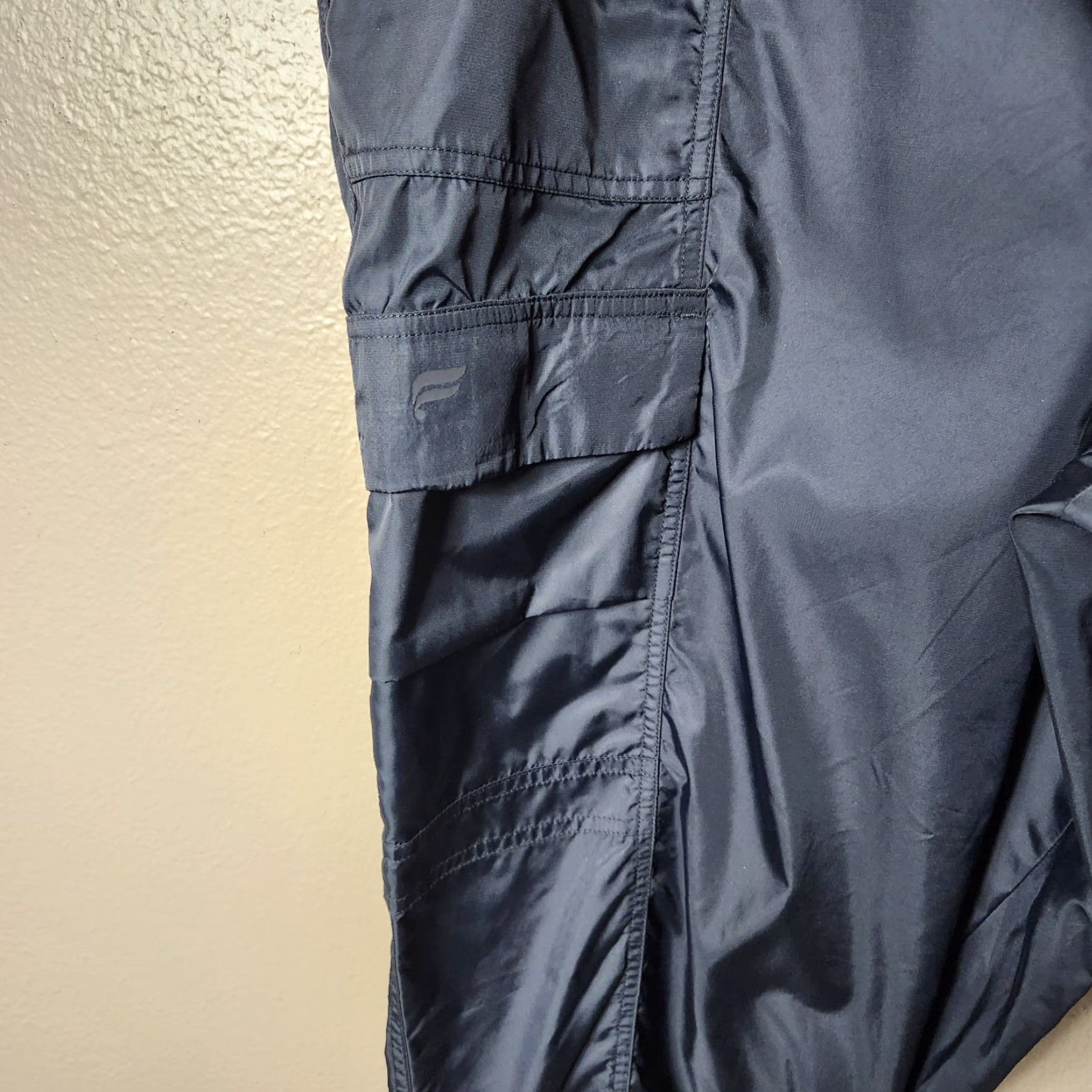 Fabletics Fabletics Womens |2X| Black Nylon High Rise Cargo Joggers Size 40" / US 18 - 4 Thumbnail