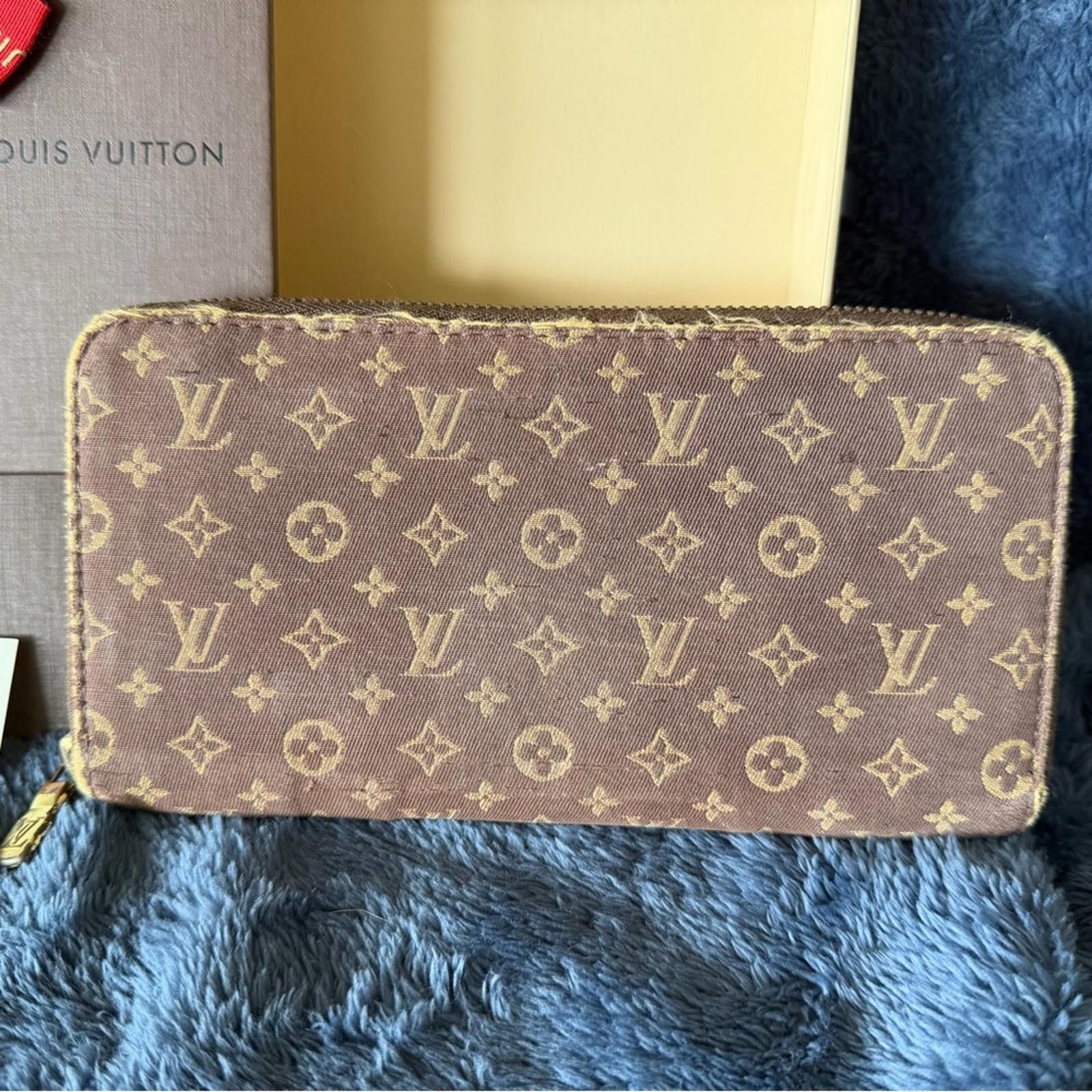 Louis Vuitton Louis Vuitton Monogram Denim Zippy Wallet in Brown and Tan Size ONE SIZE - 2 Thumbnail