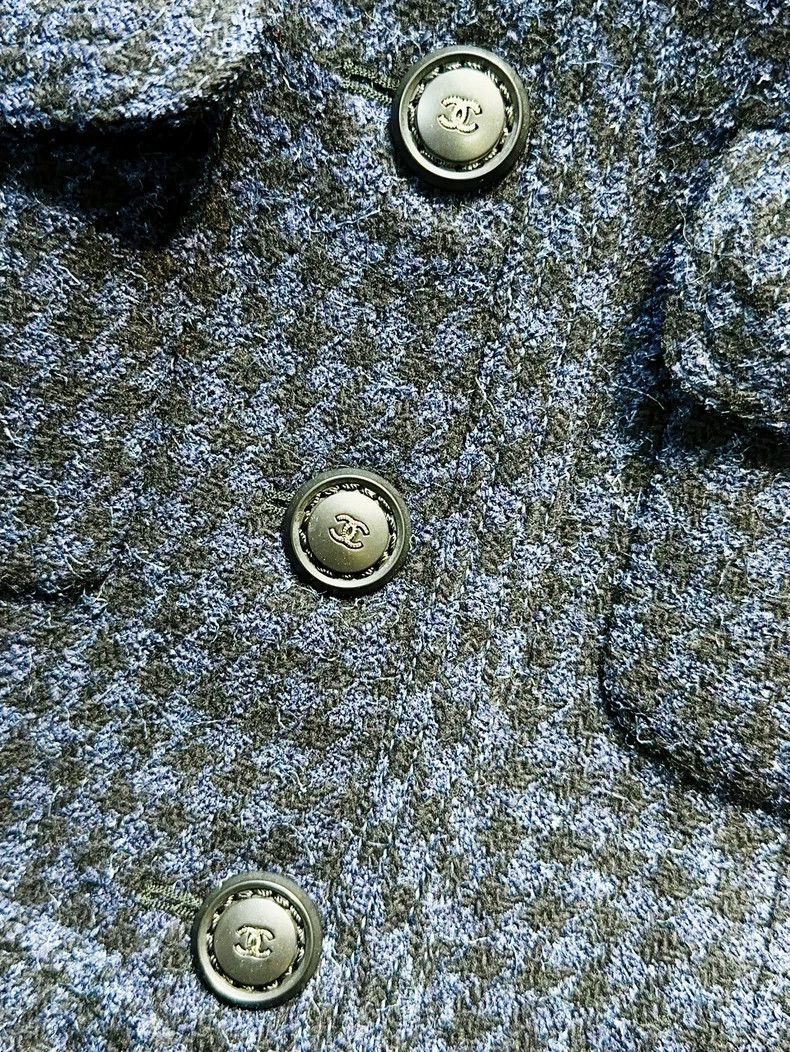 Chanel Chanel 17B dark blue tweed short jacket Size S / US 4 / IT 40 - 4 Thumbnail