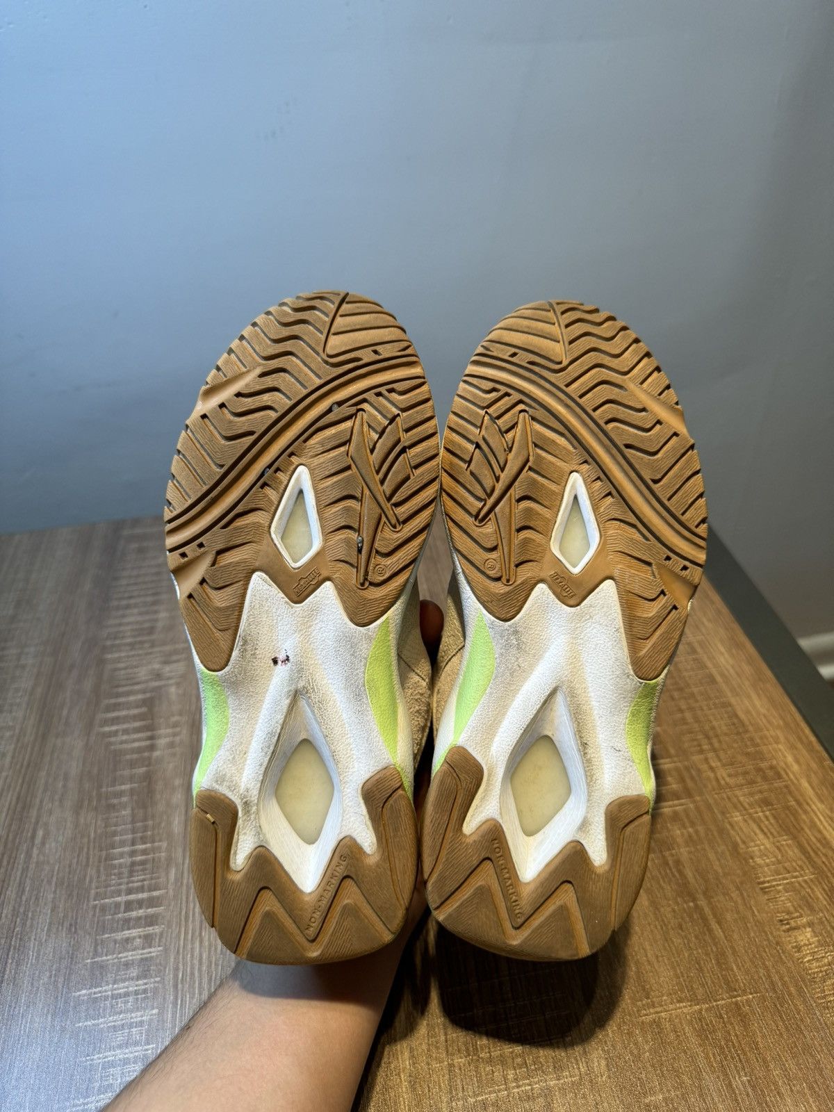 Reebok Reebok Kamikaze II 2 Low SAMPLE Chalk Neon mint Women’s 7 Size US 7 / IT 37 - 6 Thumbnail
