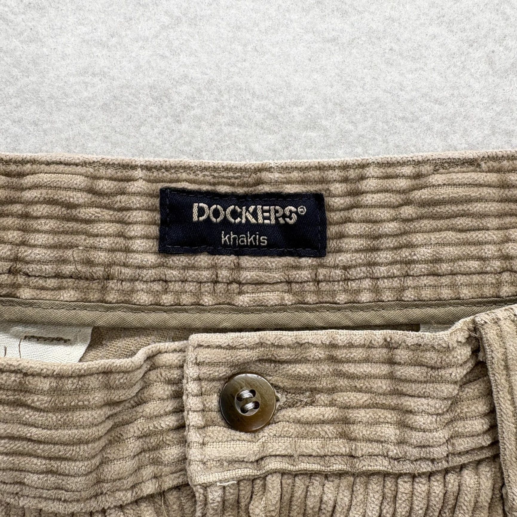 Dockers VINTAGE Dockers Khakis Corduroy Pants Mens 34x29 Beige Relaxed Pleated 90s Size US 34 / EU 50 - 4 Thumbnail