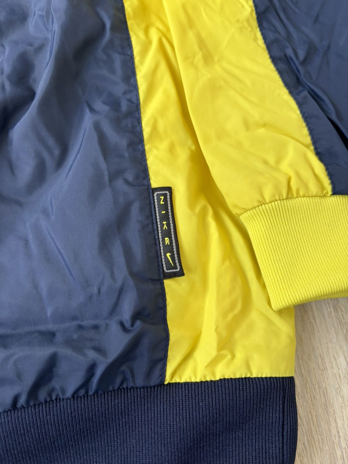 Nike × Vintage Vintage Nike neylon sweatshirt 90s rare Size US M / EU 48-50 / 2 - 2 Thumbnail