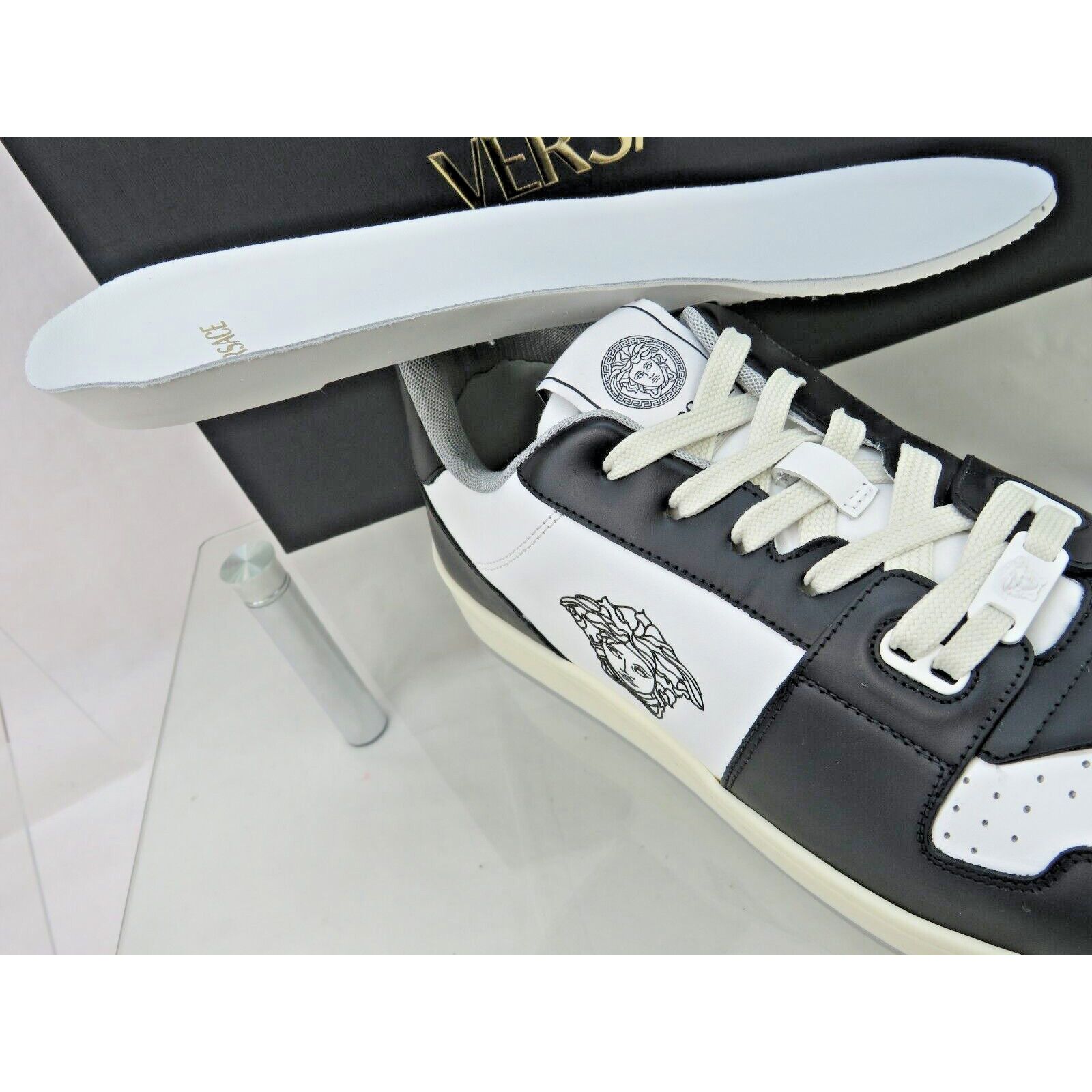 Versace VERSACE BLACK WHITE LEATHER MEDUSA LOW SNEAKERS US 11 44 IT Size US 11 / EU 44 - 8 Thumbnail