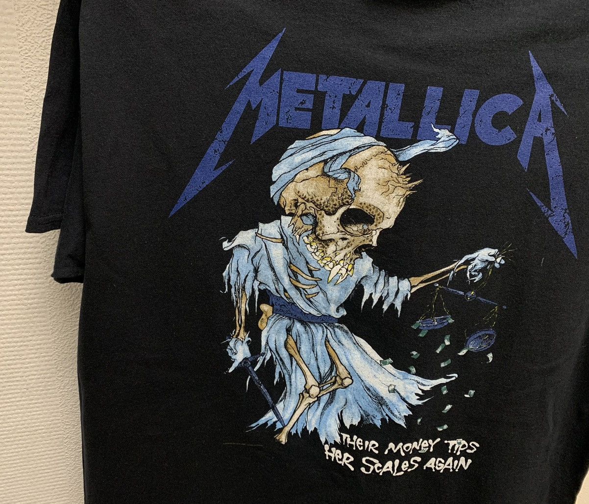 Metallica vintage band tee money tips her scales Xl t-shirt
