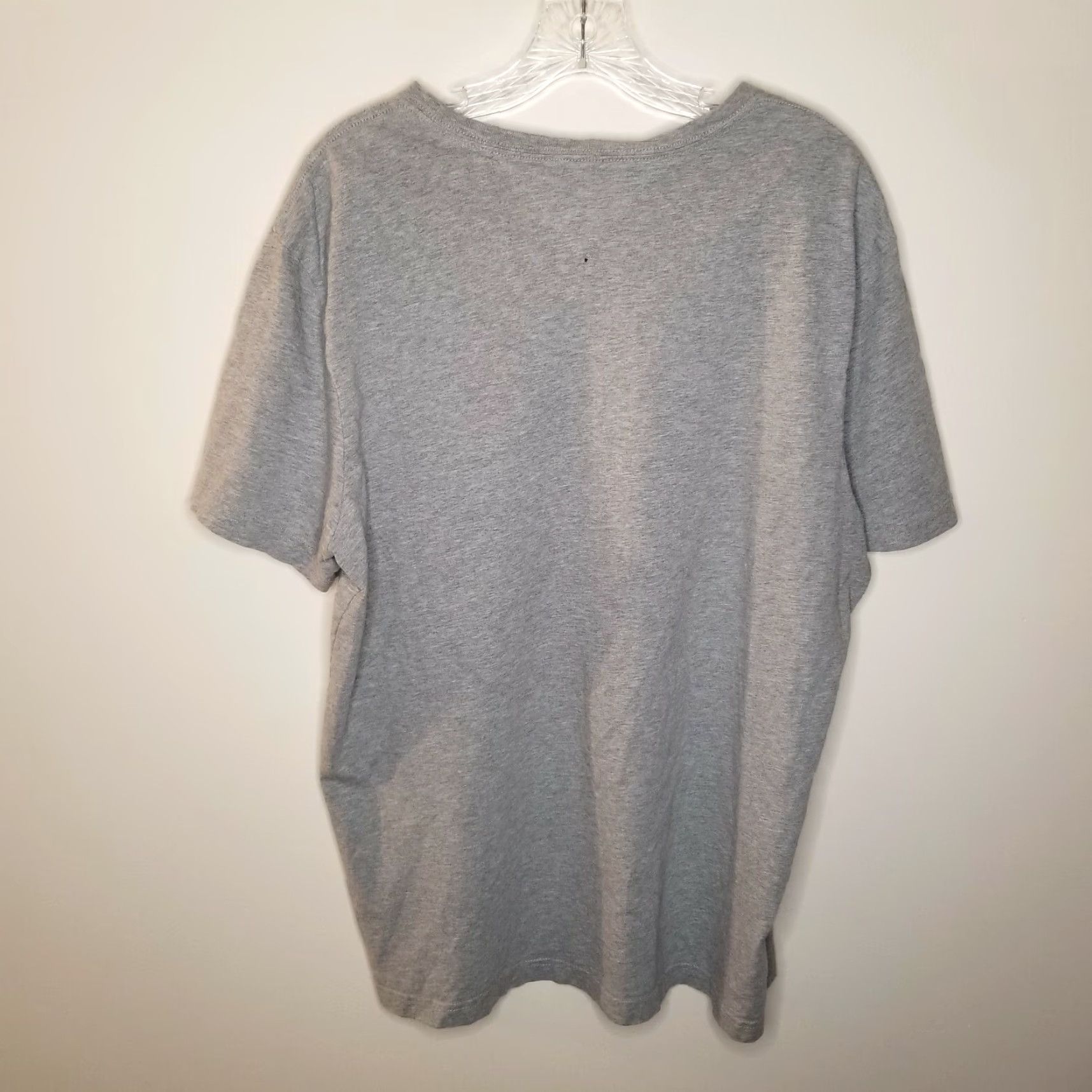 Tommy Hilfiger Tommy Hilfiger T-Shirt Mens Gray Short Sleeve L Size - Adult Casual Tee, 90s/2000s Style (Hole Near Collar) Size US L / EU 52-54 / 3 - 4 Thumbnail
