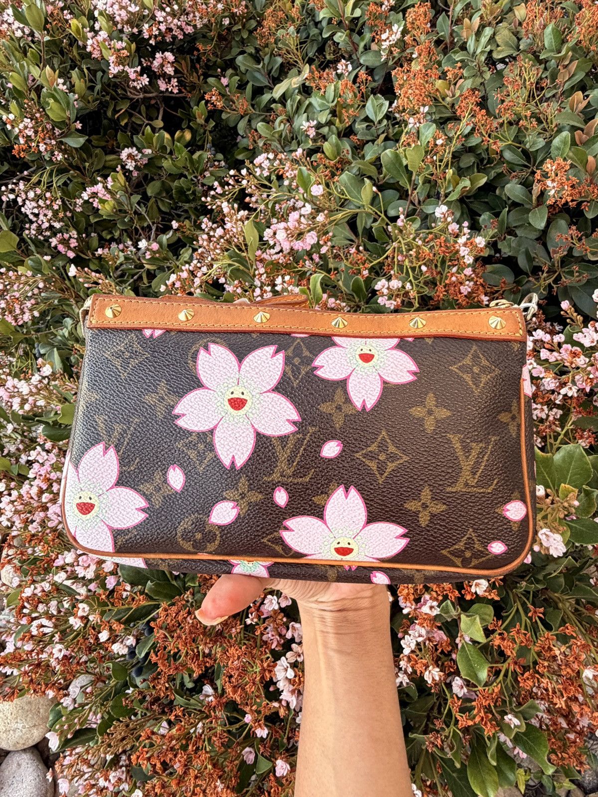Louis Vuitton × Takashi Murakami Louis Vuitton Cherry Blossom Pochette Takashi Murakami Size ONE SIZE - 7 Thumbnail