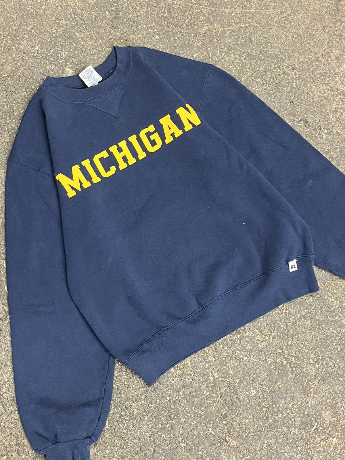 Vintage Vintage Russell athletic Michigan university body fit hype Size US S / EU 44-46 / 1 - 2 Thumbnail
