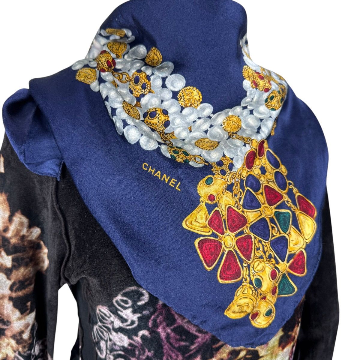 Chanel 🔥CHANEL JEWEL SCARF Size ONE SIZE - 2 Thumbnail
