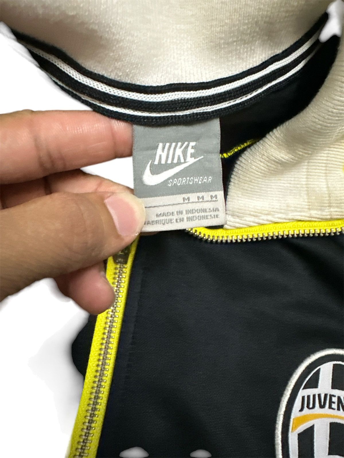 Vintage Nike Juventus Tracktop Sidetape 2008-2009 Y2K Lgb Goa Style Size US M / EU 48-50 / 2 - 6 Thumbnail
