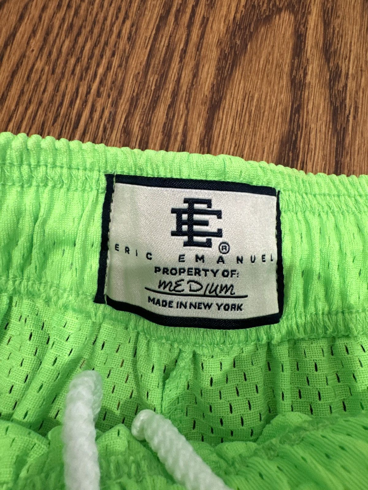 Eric Emanuel Eric Emanuel EE Shorts Neon Green size medium Size US 32 / EU 48 - 4 Thumbnail