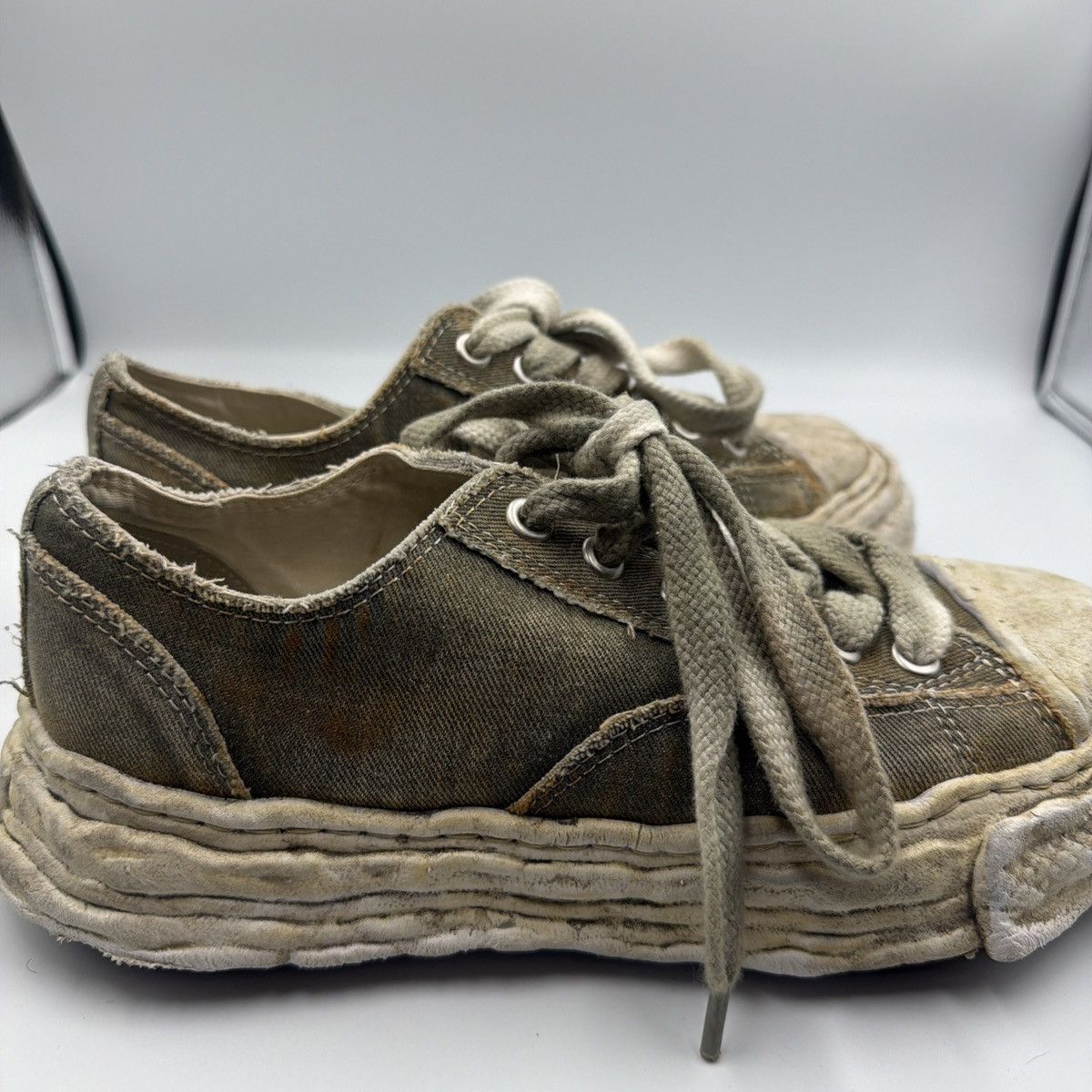 Maison MIHARA YASUHIRO Mihara Yasuhiro Peterson 23 Washed Denim Low Green Size US 8 / EU 41 - 2 Thumbnail