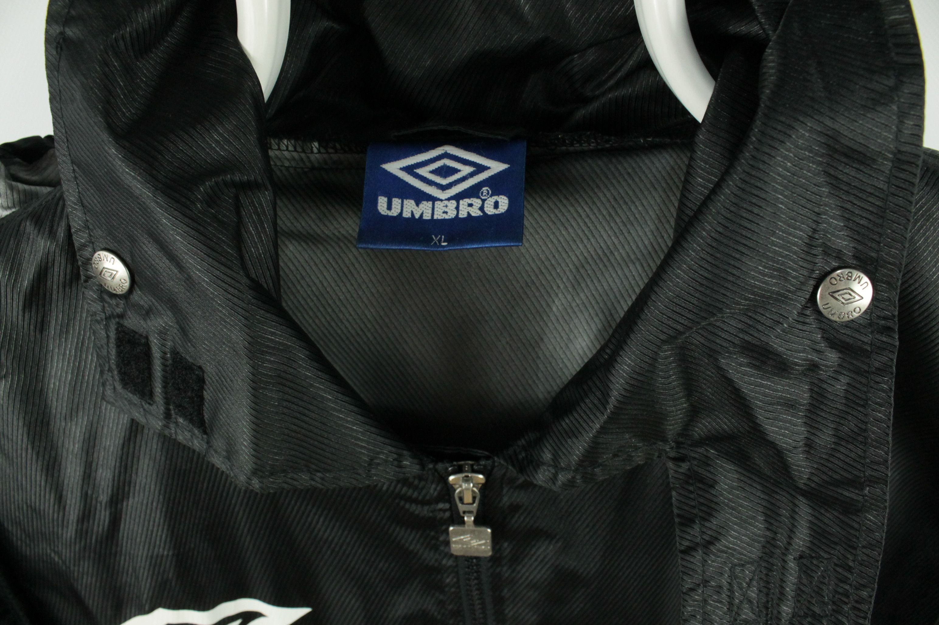Umbro Vintage Umbro Pro Training Sportswear Rain Jacket Size US XL / EU 56 / 4 - 4 Thumbnail
