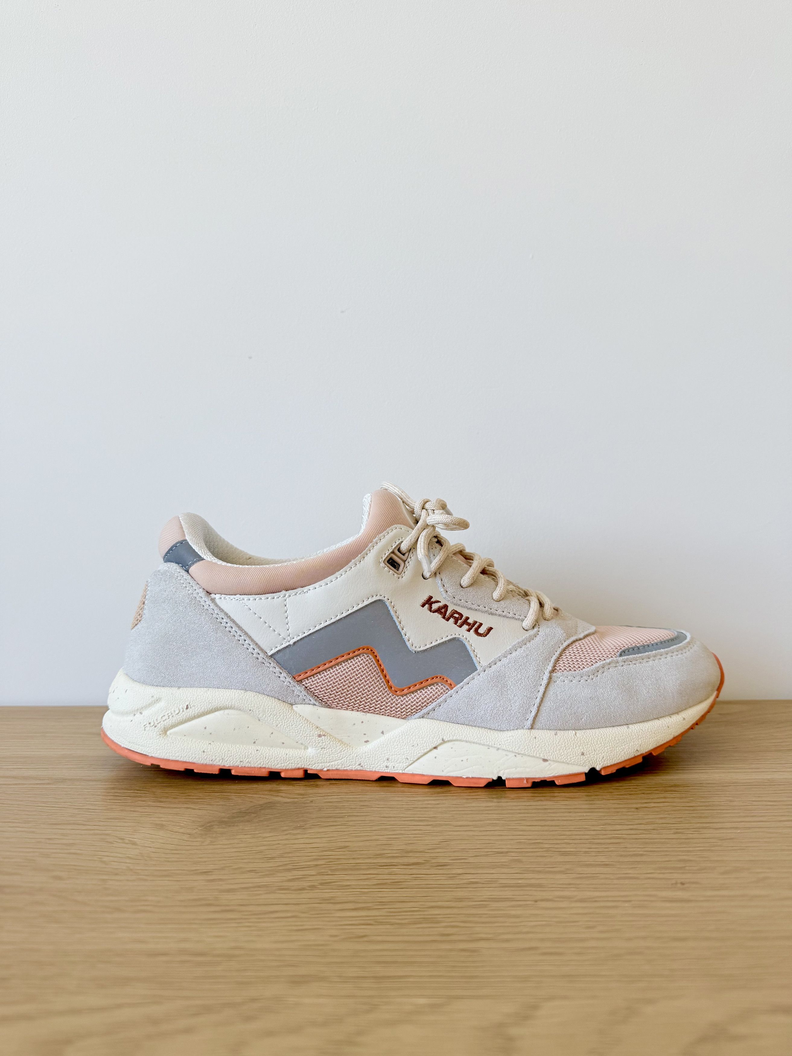 Karhu Karhu Aria 95 Low Top Sneakers US11 Size US 11 / EU 44 - 1 Thumbnail