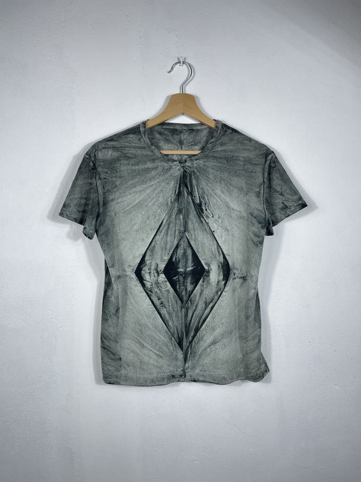 Issey Miyake Issey Miyake Vintage 90s T-shirt Asymmetrical Print Abstract Size M / US 6-8 / IT 42-44 - 1 Thumbnail