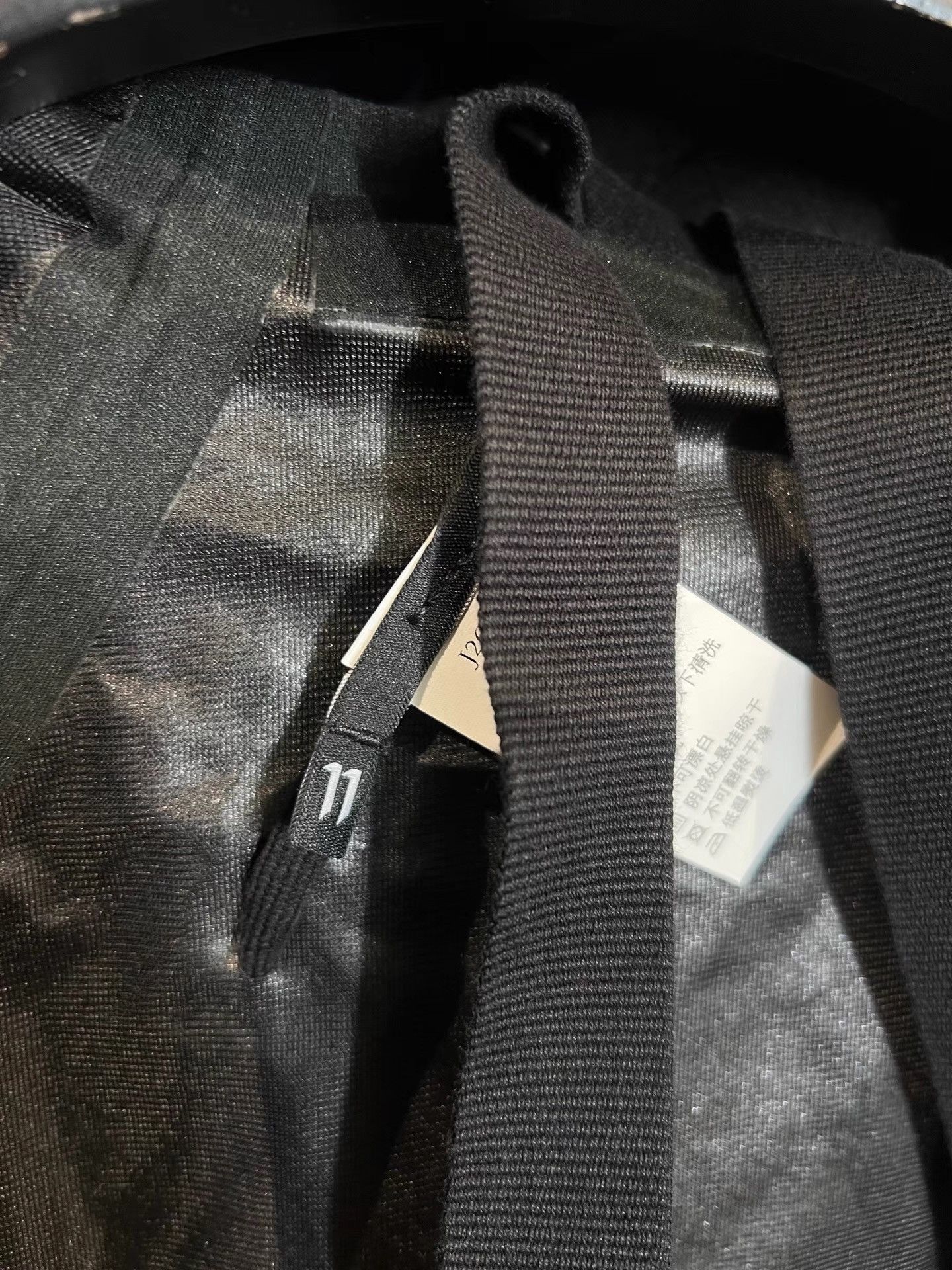 11 By Boris Bidjan Saberi 11by BBS J2C Sealed Print Waterproof Coat K35 Size US M / EU 48-50 / 2 - 8 Thumbnail