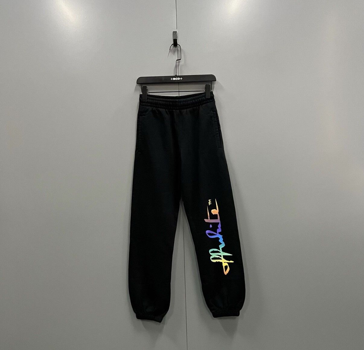 Off-White OFF-WHITE Rainbow Letter Logo Sweatpants J41 Size US 30 / EU 46 - 1 Thumbnail