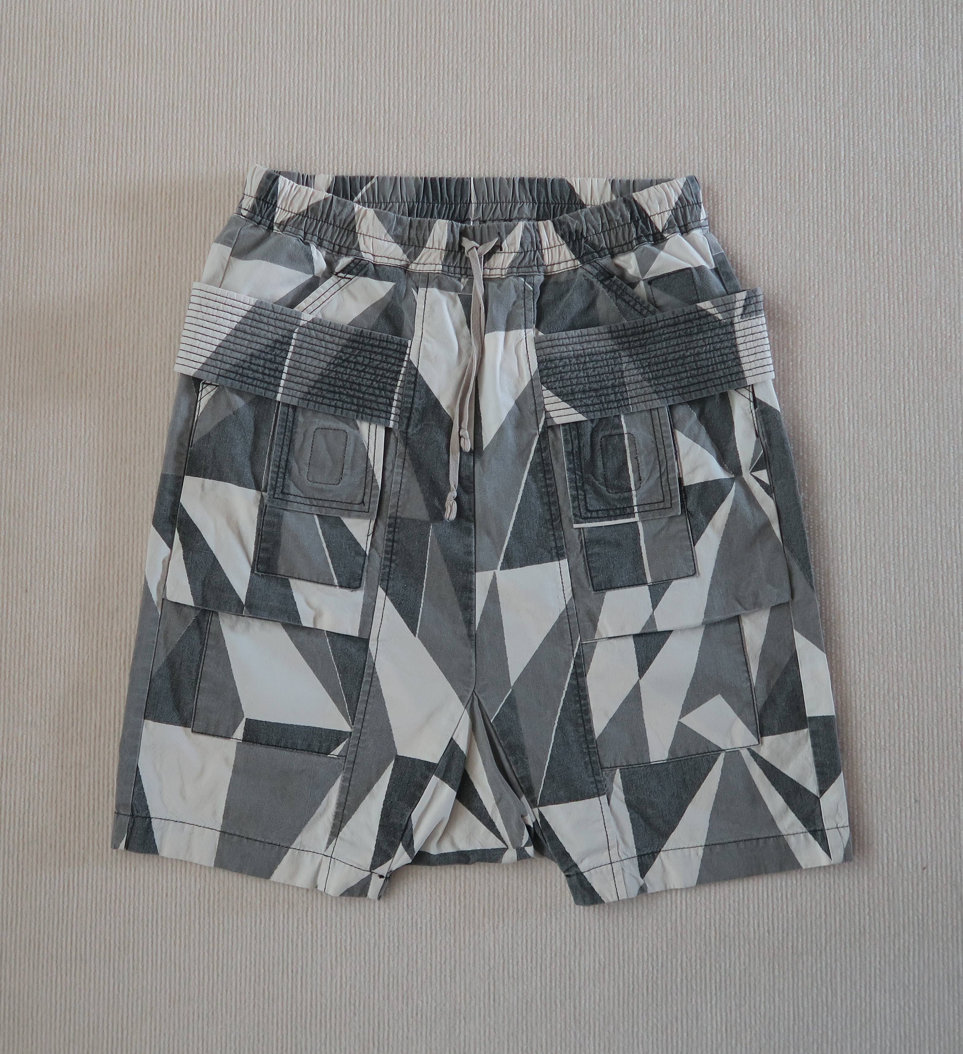 Rick Owens Drkshdw Rick Owens Drkshdw Geometric Creatch Pod Shorts Size US 34 / EU 50 - 1 Thumbnail