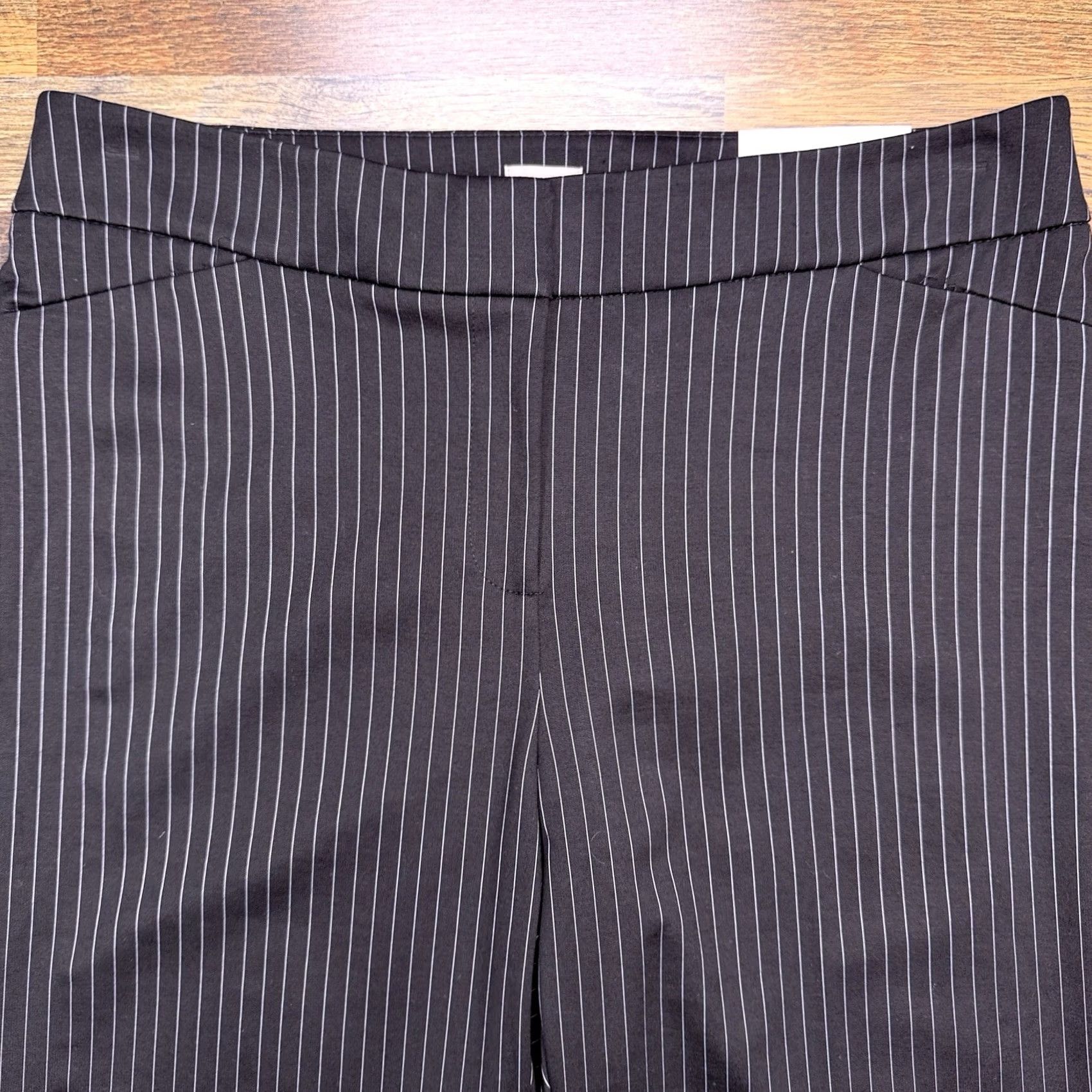 Vintage Chico's Slim Leg Pants Womens 2 Black Striped Stretch New Shirt Pants? Size 26" / US 2 / IT 38 - 2 Thumbnail