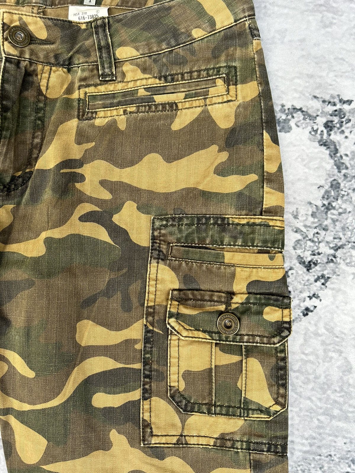Takeo Kikuchi Takeo Kikuchi Camo Cargo Pants Size 29" - 9 Thumbnail