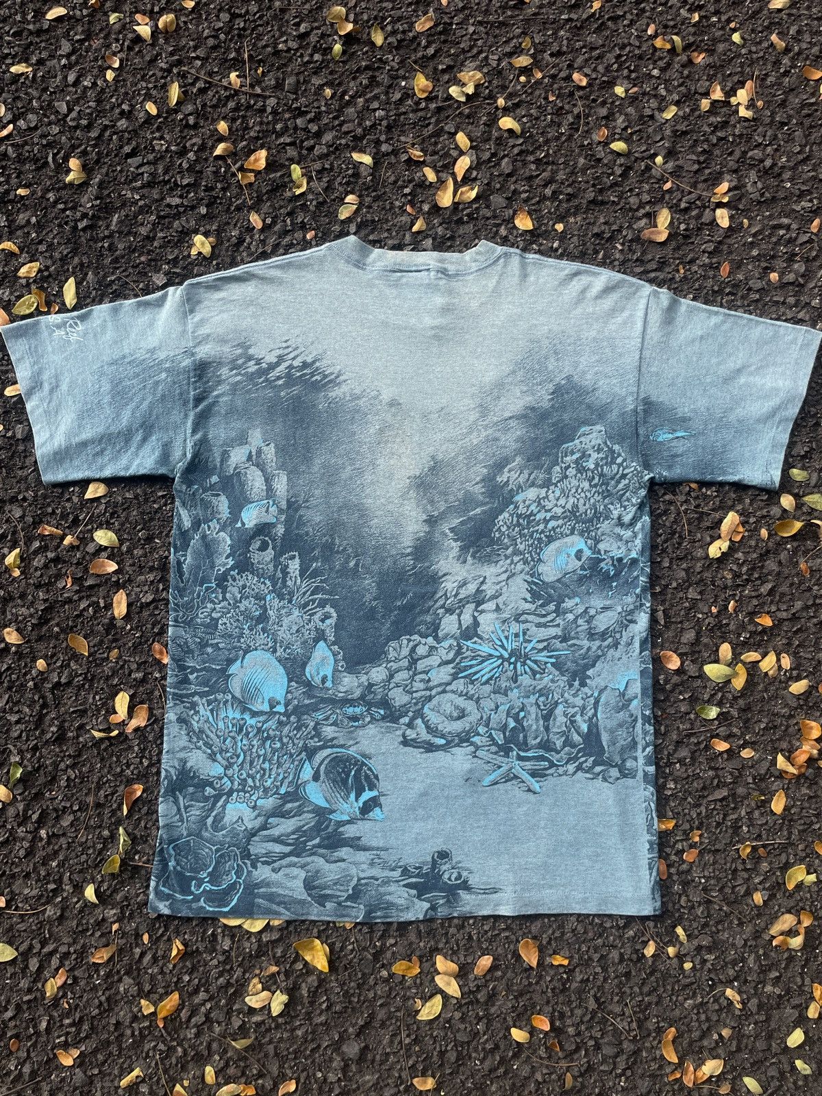 Habitat 90s Vintage Habitat Shark Whale Ocean Wildlife Map T-Shirt Size US XL / EU 56 / 4 - 7 Thumbnail