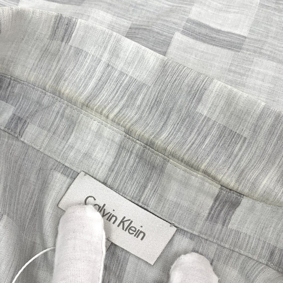 Calvin Klein Calvin Klein Grey Plaid Collared Long Sleeve Shirt K26WX Size US M / EU 48-50 / 2 - 6 Thumbnail