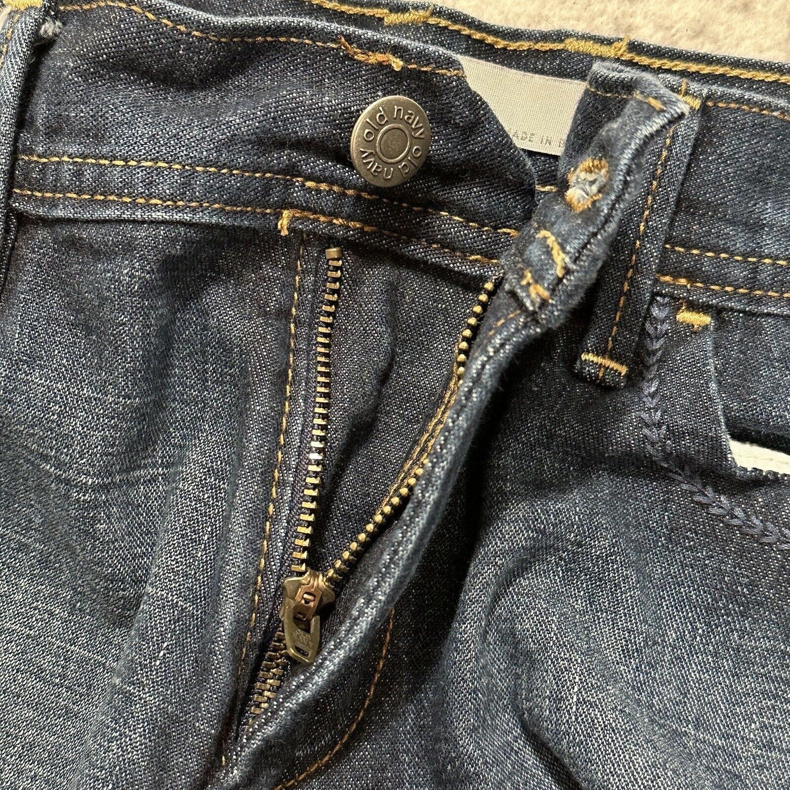 Old Navy Old Navy 6 Mid Rise Jean Denim Shorts Navy Blue 2" Inseam Size 28" / US 6 / IT 42 - 4 Thumbnail