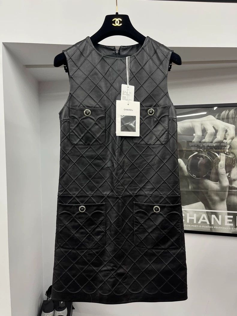 Chanel Chanel 23S Black Quilted Leather Dress Size US 34 / EU 50 - 1 Thumbnail