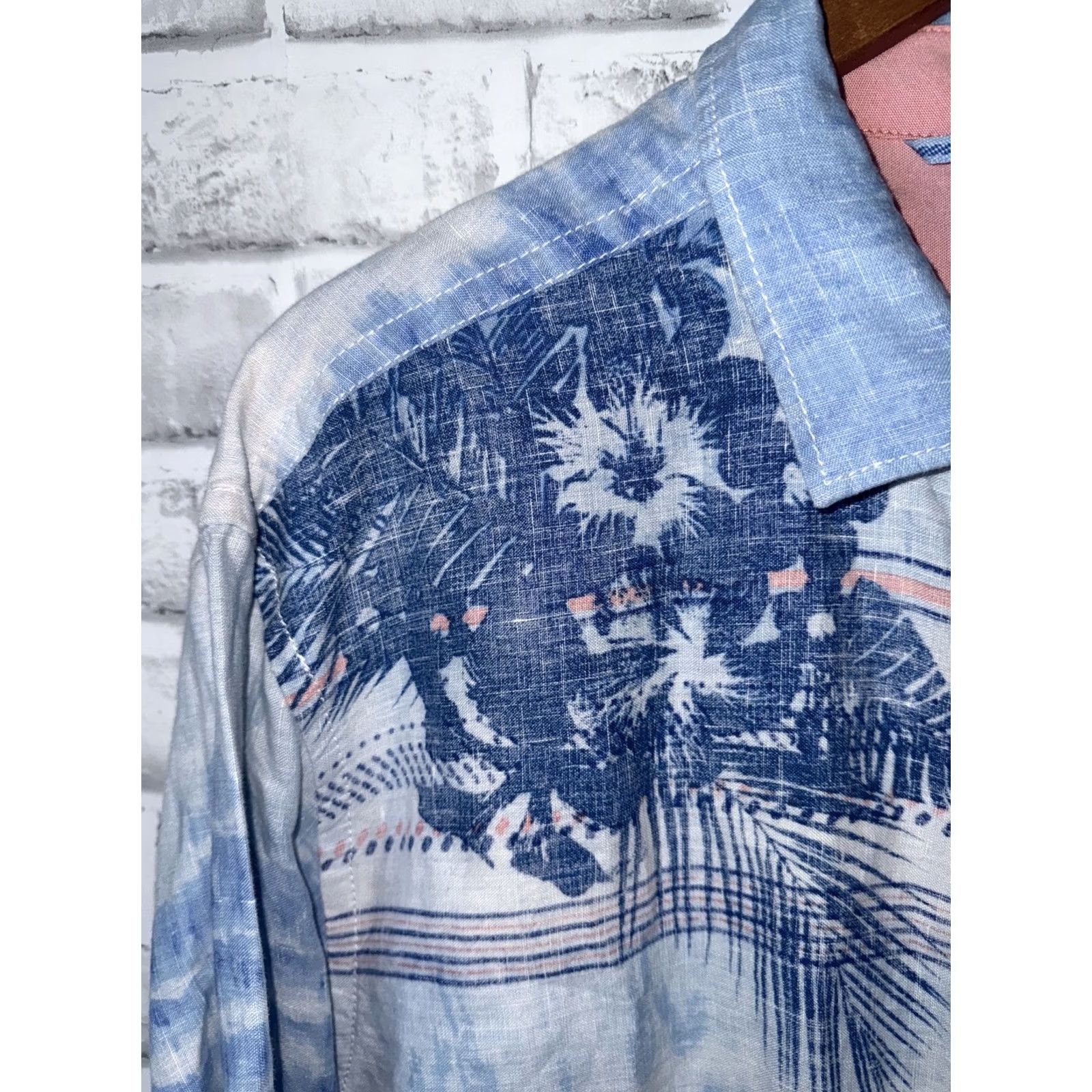 Tommy Bahama Tommy Bahama Relax 100% Linen Floral Hawaiian Button-Up Shirt Mens XL Blue Tie Dye Floral Hawaiian Button-Up Shirt Mens XL Size US XL / EU 56 / 4 - 4 Thumbnail