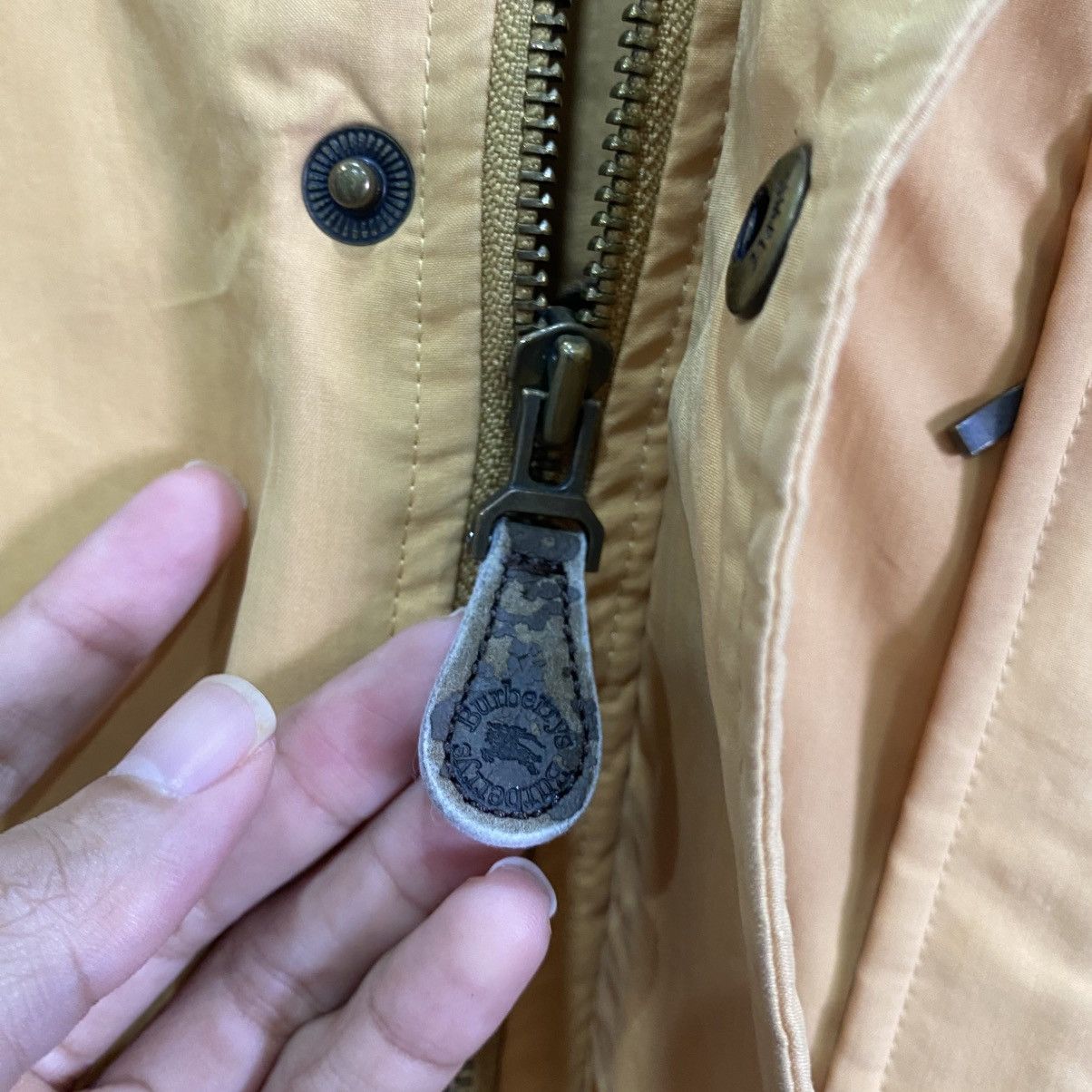 Burberry Vintage 90s Burberrys London Hooded Field Jacket - Tan Size US L / EU 52-54 / 3 - 14 Thumbnail