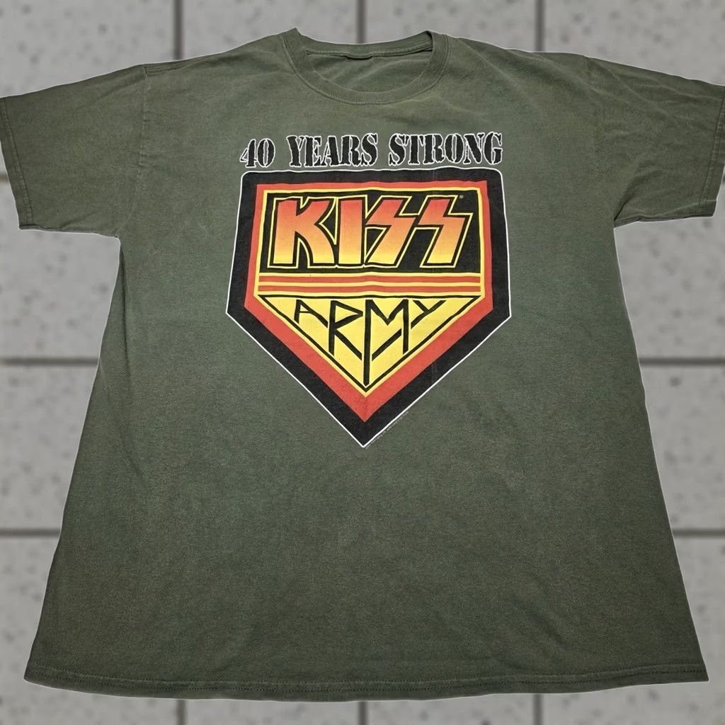 Vintage KISS ARMY 40 Years Strong T-shirt Size Large 2014 Proud To Be An American Shirt Mens Crew Neck Short Sleeve Graphic Print Army Green Cotton Size US L / EU 52-54 / 3 - 1 Thumbnail